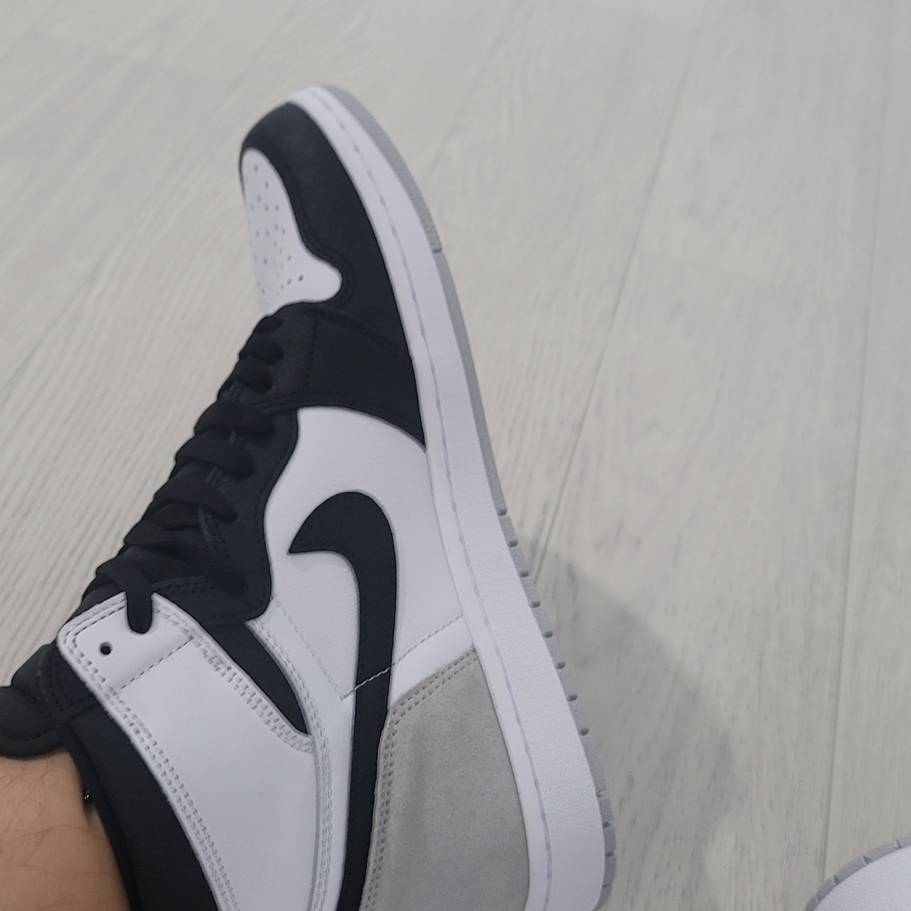 Jordan 1 Retro High OG Bleached Coral 착용 스타일 - 1