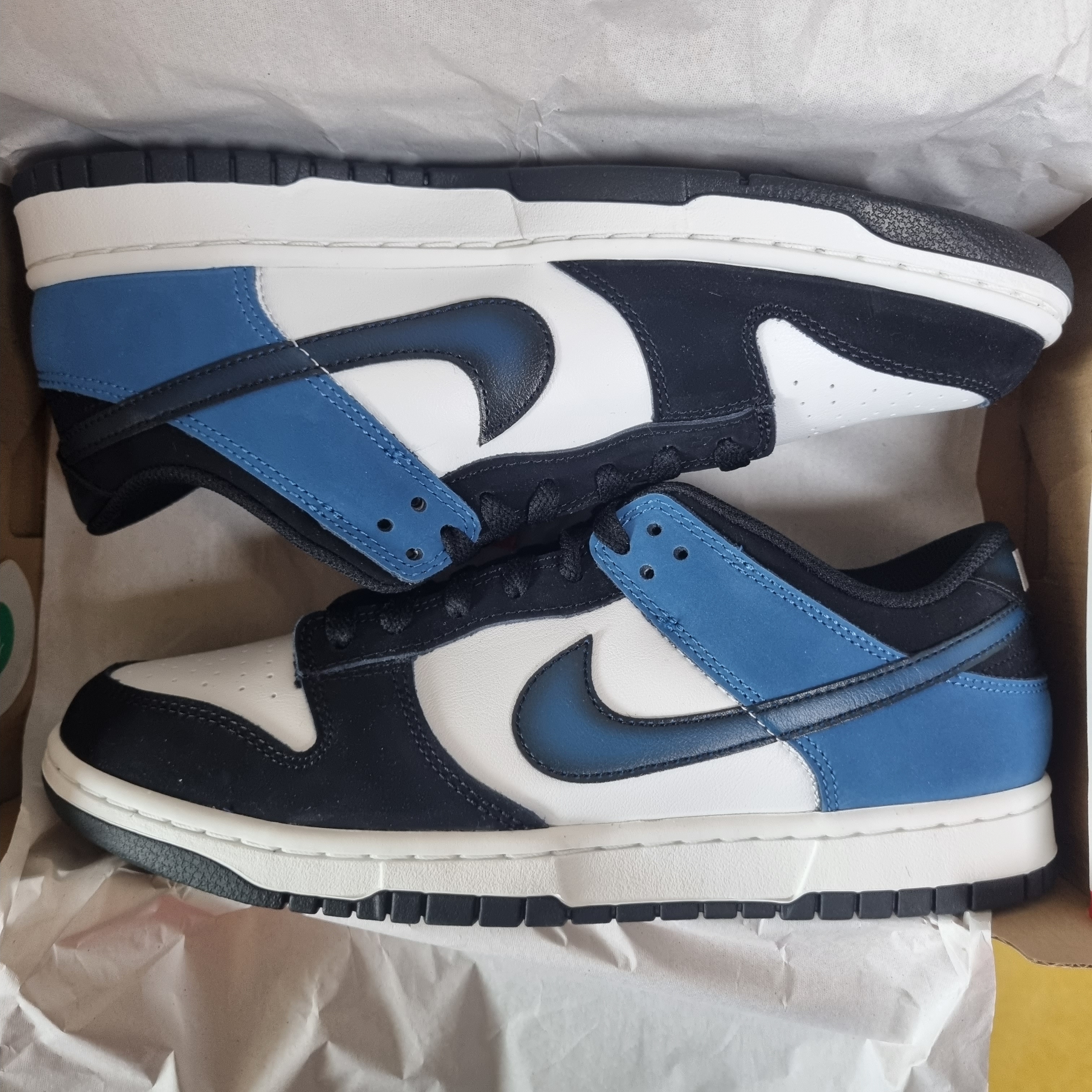 Nike Dunk Low Retro Summit White Industrial Blue 착용 스타일