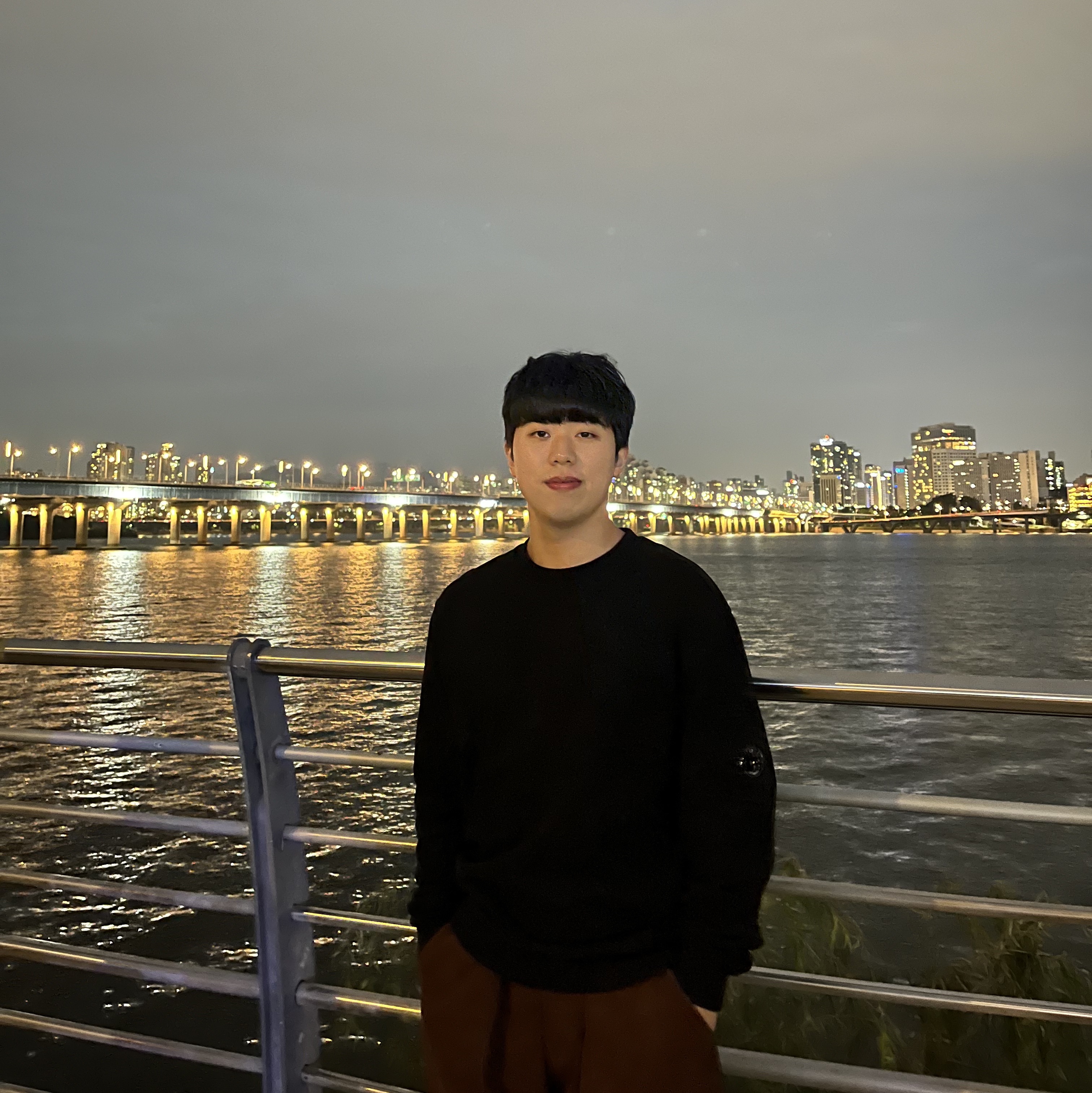 C.P. Company Brushed & Emerized Diagonal Fleece Sweatshirt Black - 22FW 착용 스타일