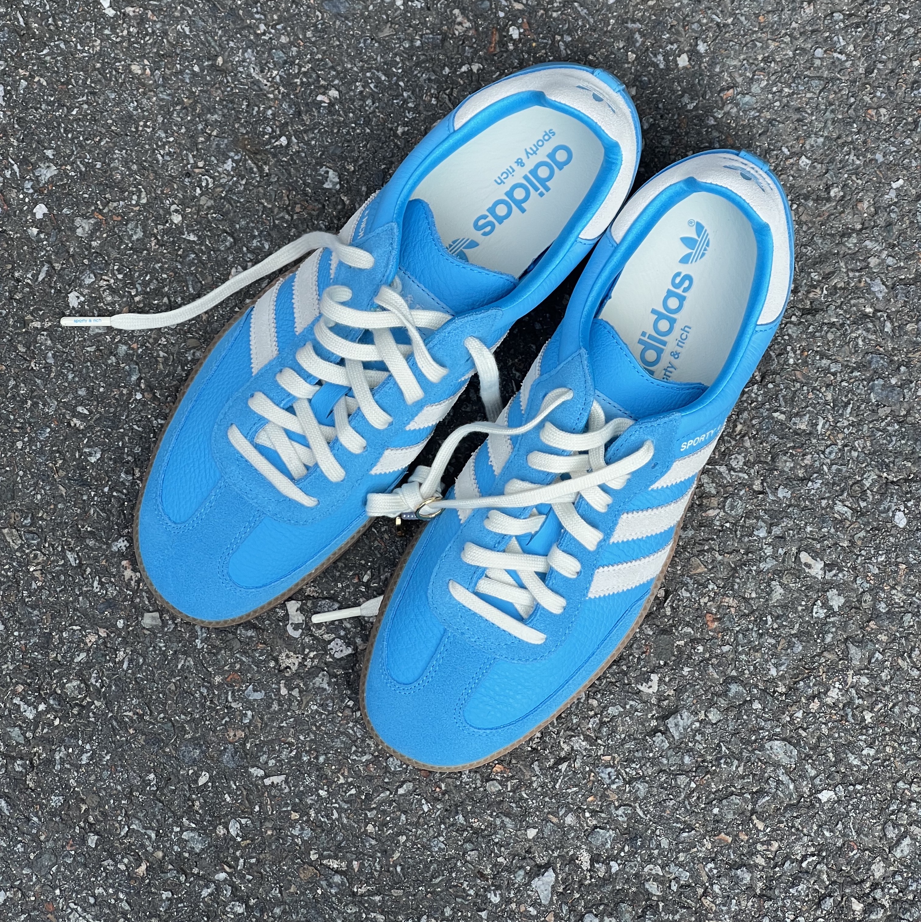 Adidas x Sporty & Rich Samba Blue Rush Cream White 착용 스타일