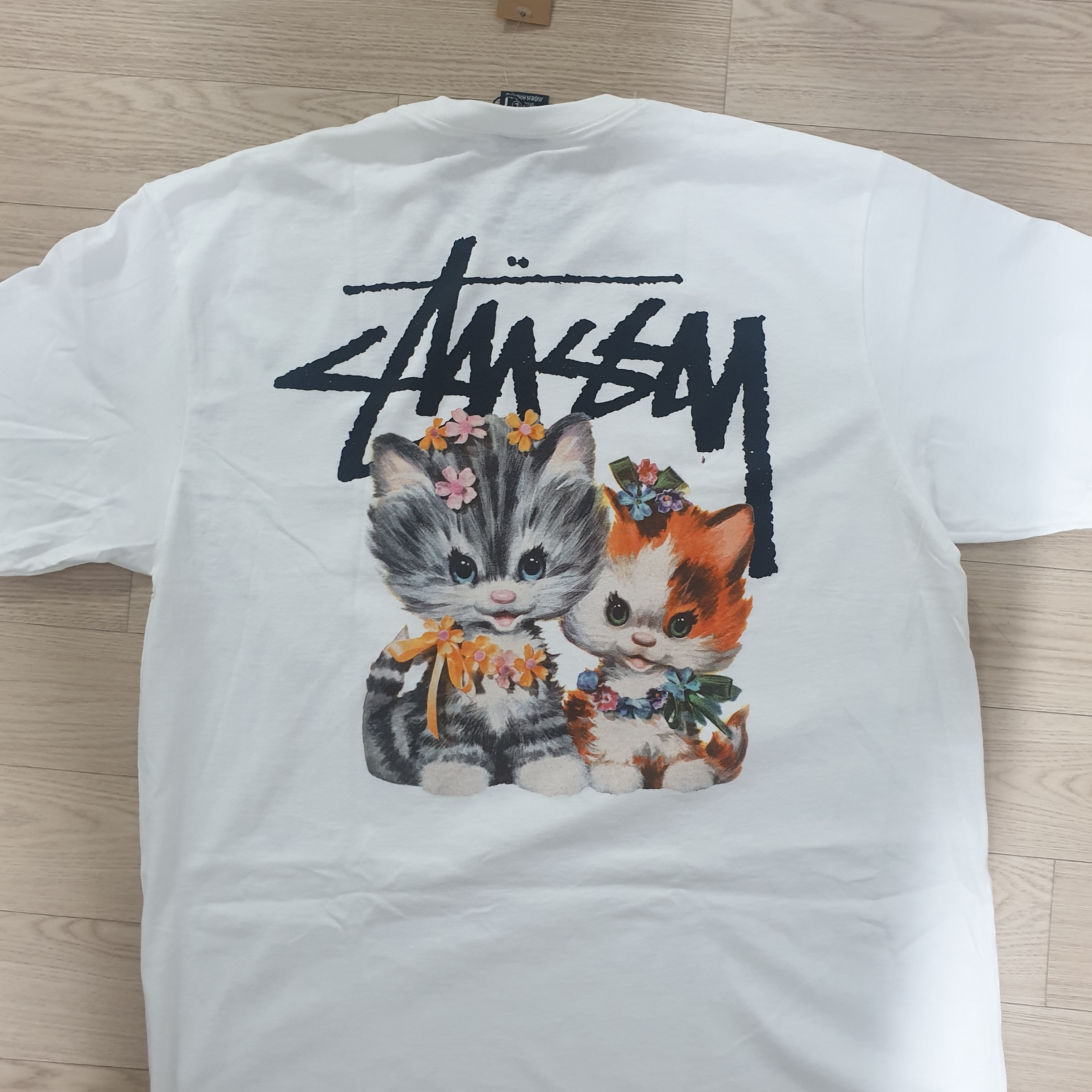 Stussy Kittens T-Shirt White 착용 스타일 - 2