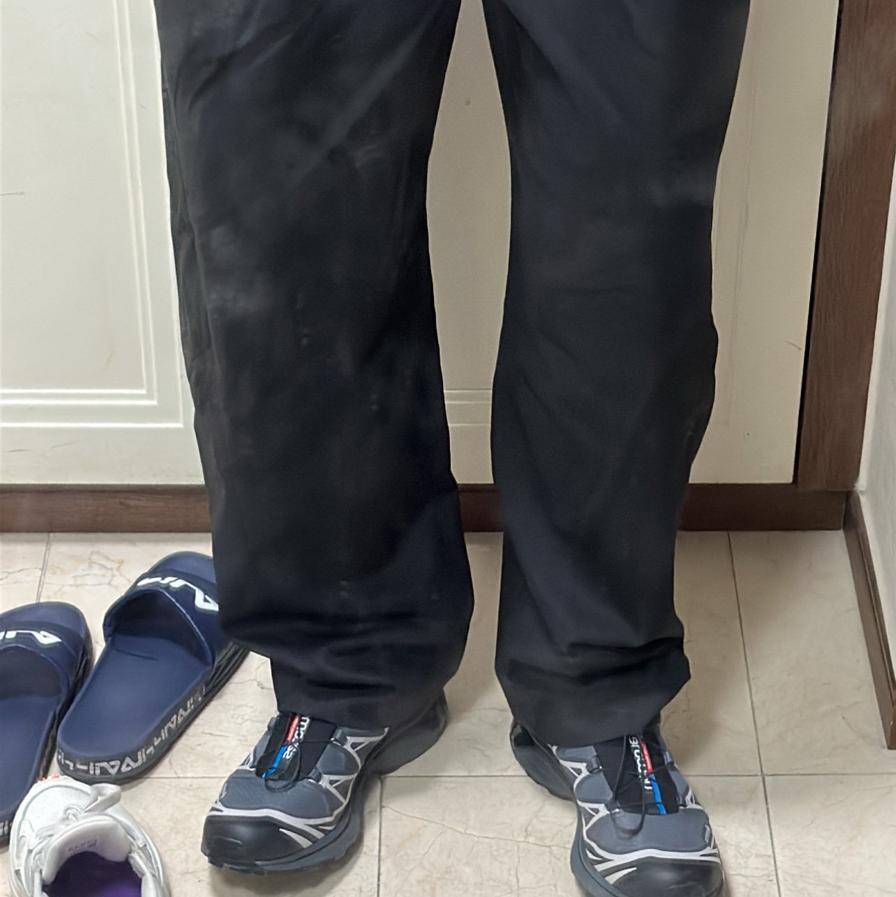 Zara x Ader Error Tapered Trousers Black, Salomon XT-6 Gore-Tex Black Ebony 착용 스타일