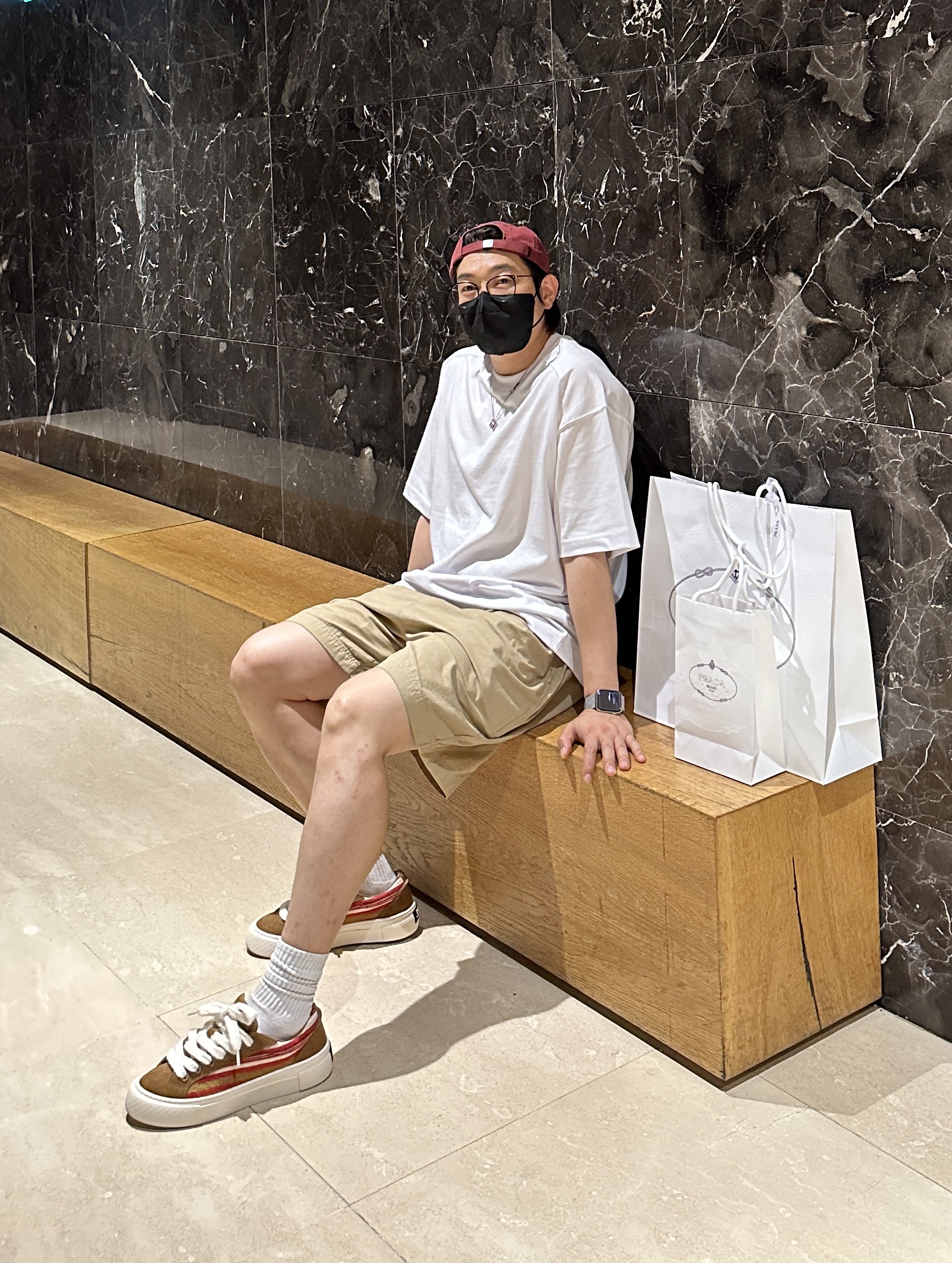 Dior x Denim Tears Dior Tears B33 Sneakers Blue Multicolor Mohair Navy Blue Suede 착용 스타일 - 4
