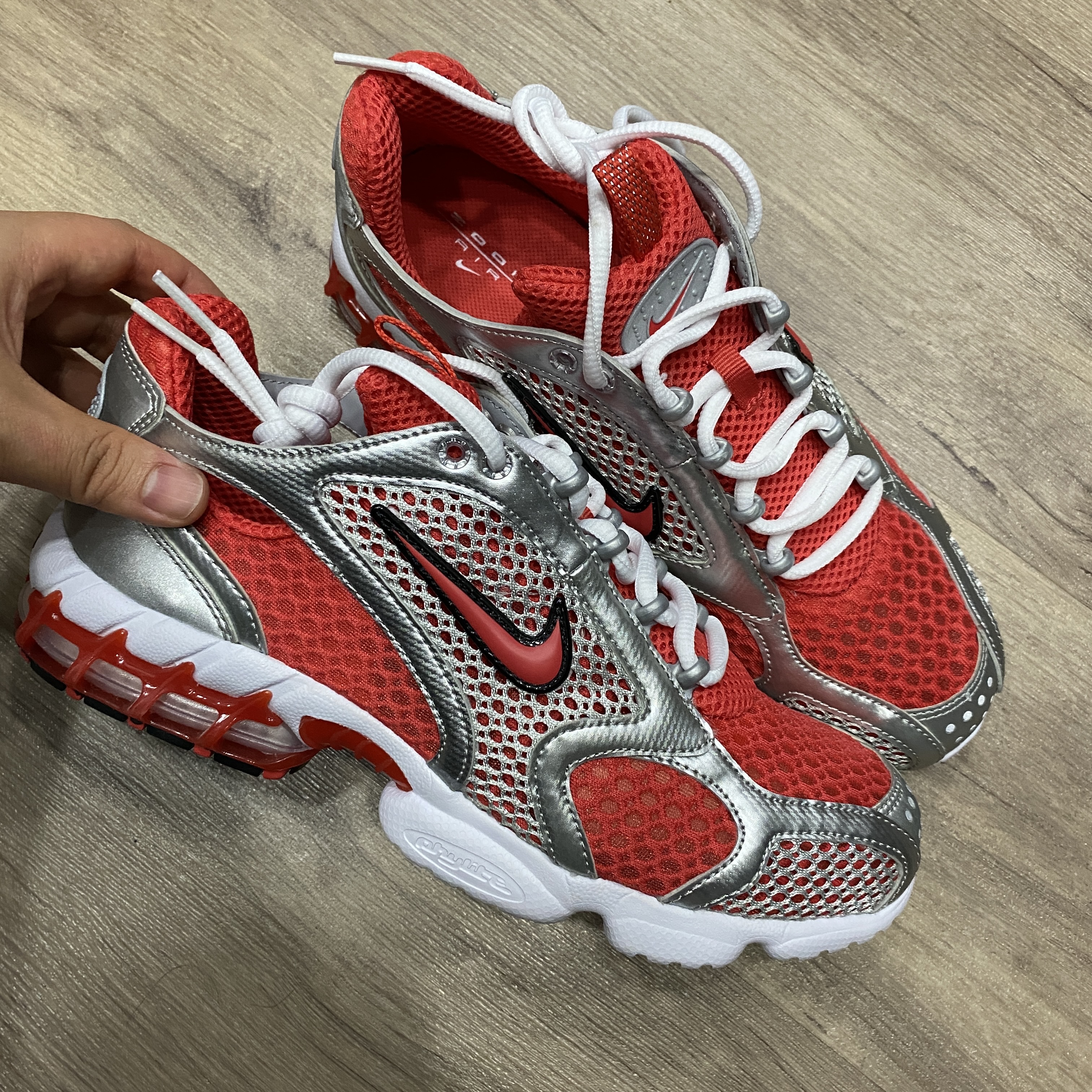 Nike Air Zoom Spiridon Cage 2 Varsity Red 착용 스타일