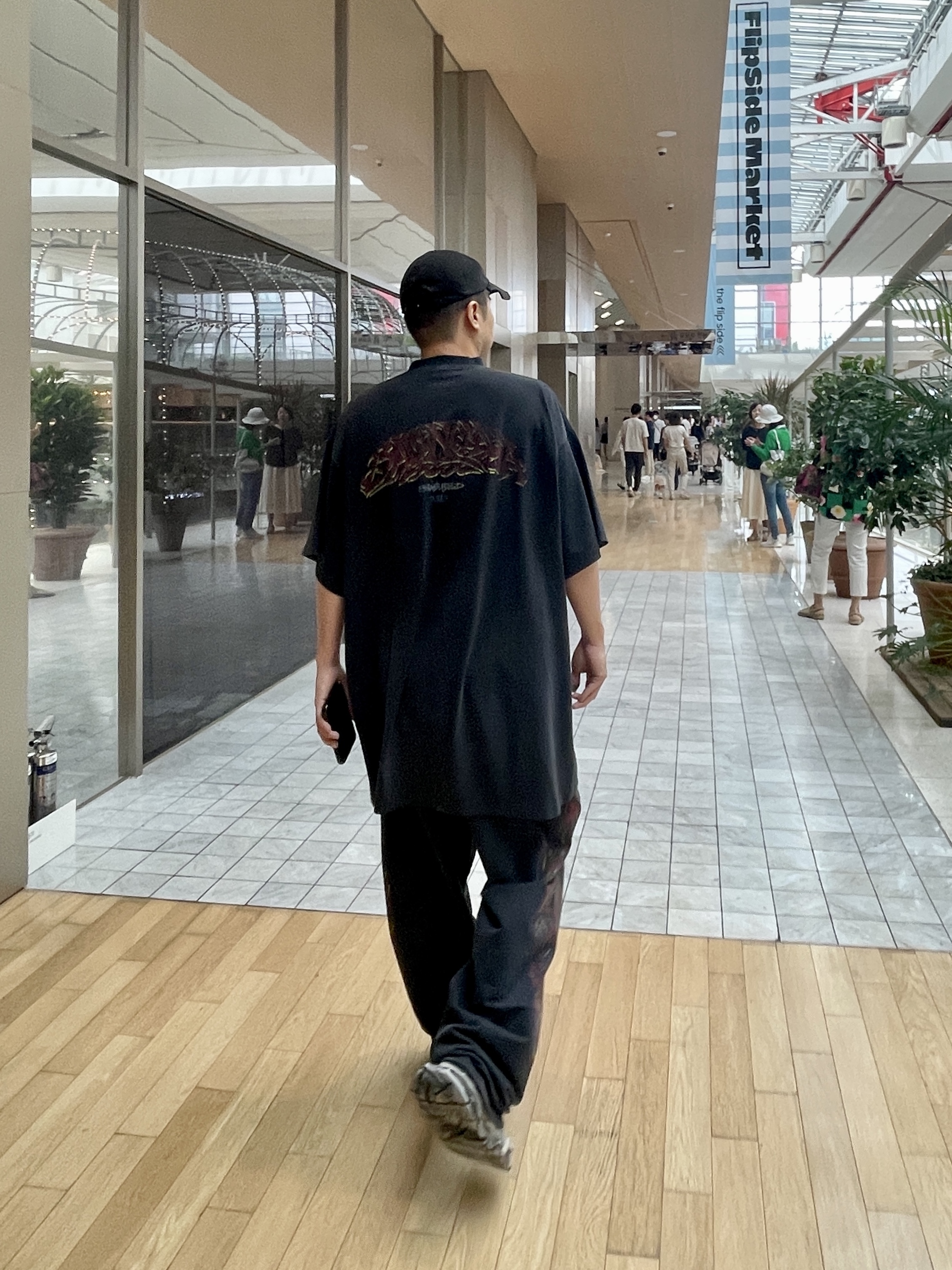 Balenciaga Offshore Oversized T-Shirt Black Faded, Balenciaga Offshore Baggy Sweatpants Black Faded 착용 스타일