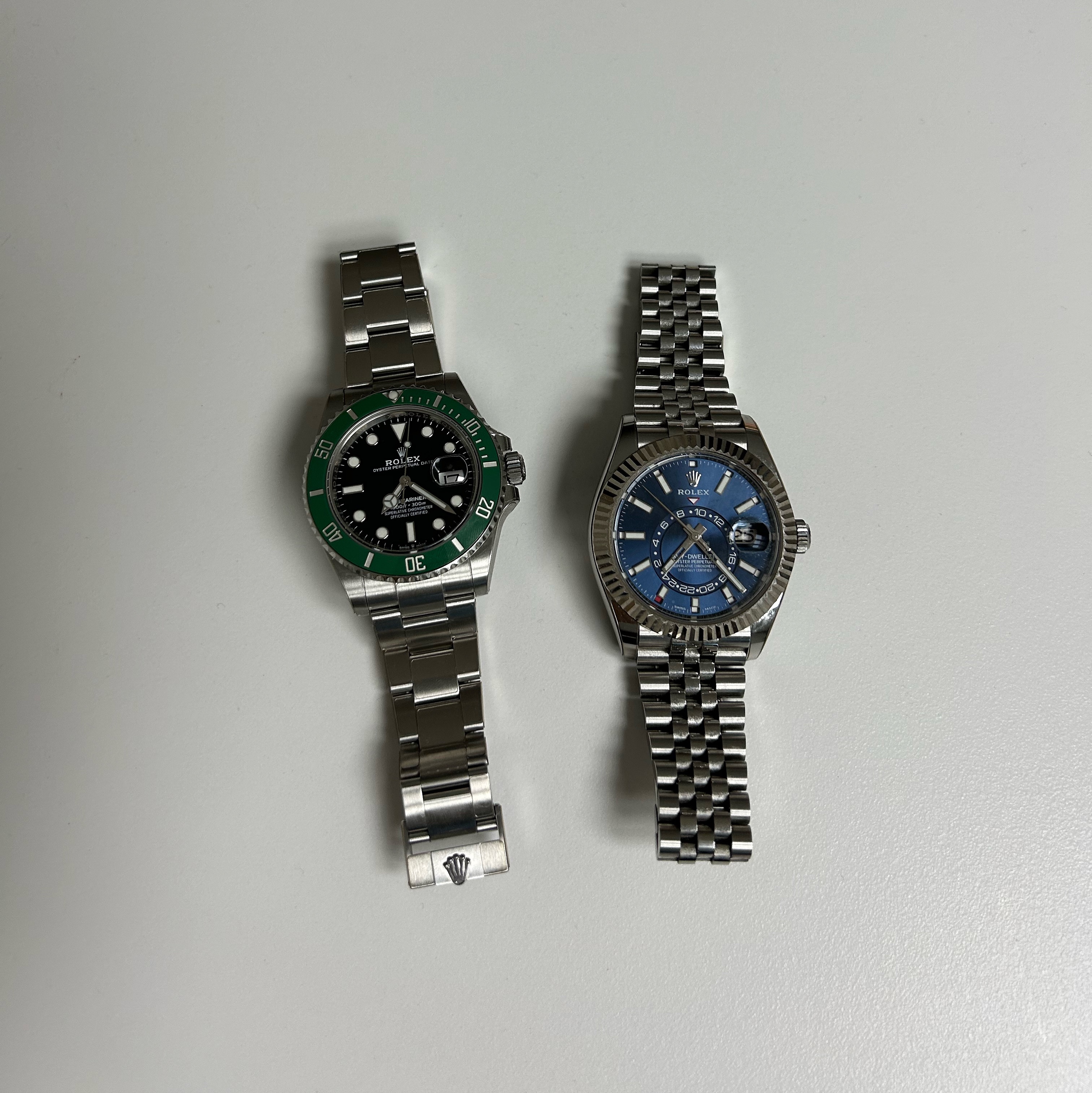 Rolex Submariner Date 41mm 126610LV Black Oyster, Rolex Sky-Dweller 42mm 336934 Bright Blue Jubilee 착용 스타일