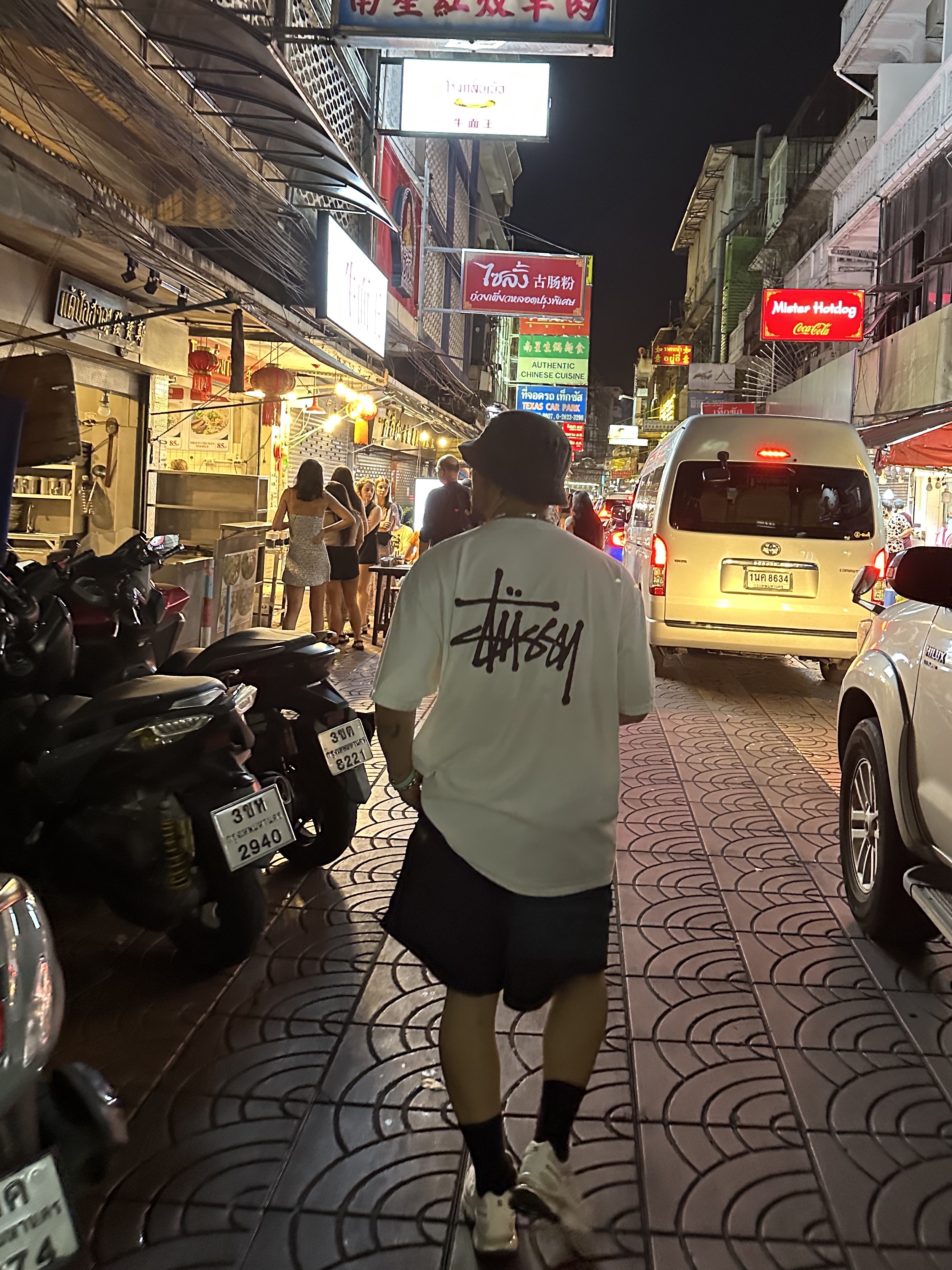 Stussy Washed Stock Bucket Hat Charcoal, Stussy Basic Stussy Pigment Dyed T-Shirt Natural 2022 착용 스타일 - 2