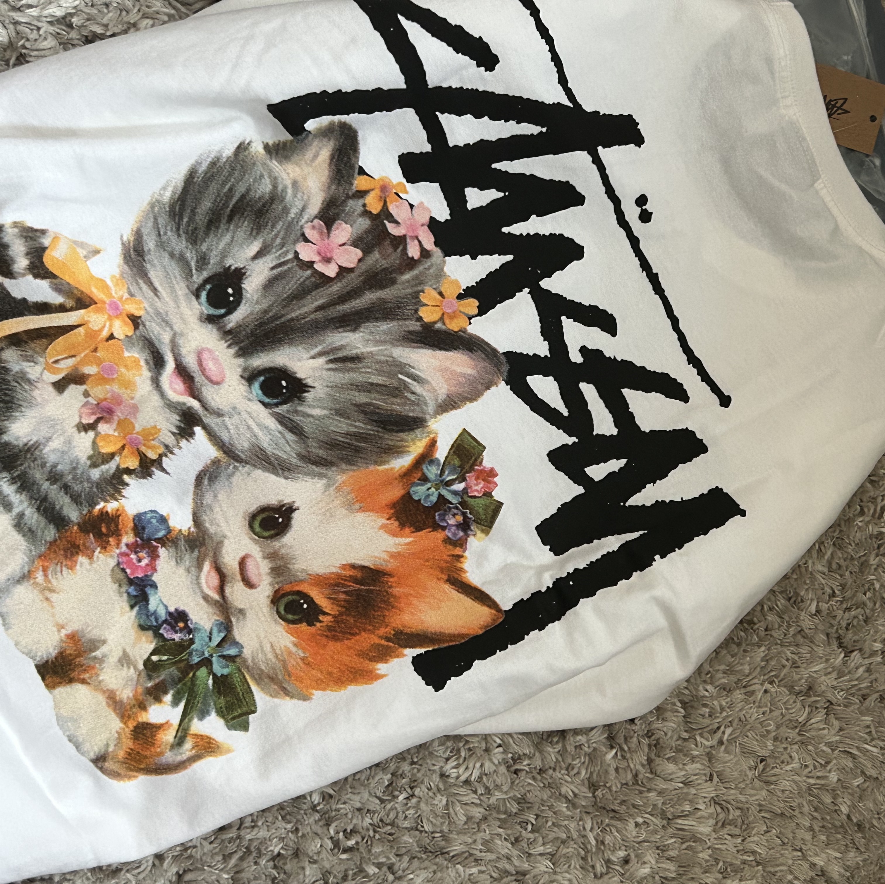 Stussy Kittens T-Shirt White 착용 스타일