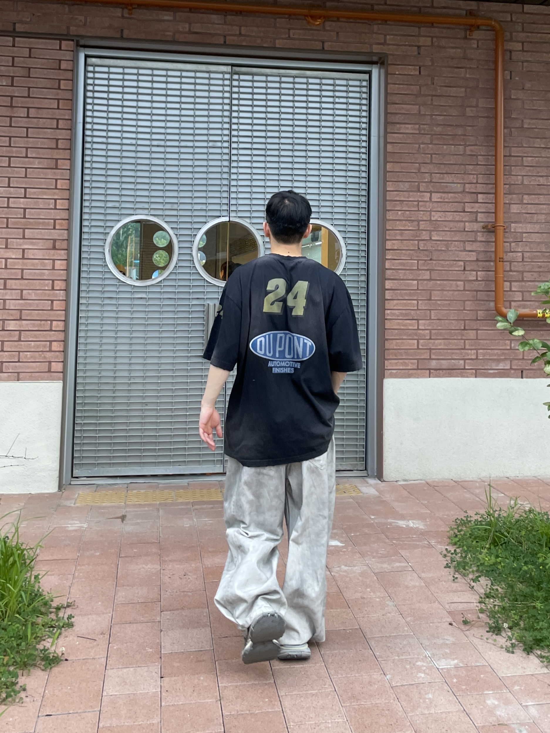 Balenciaga 3XL Sneakers Light Beige 착용 스타일 - 4