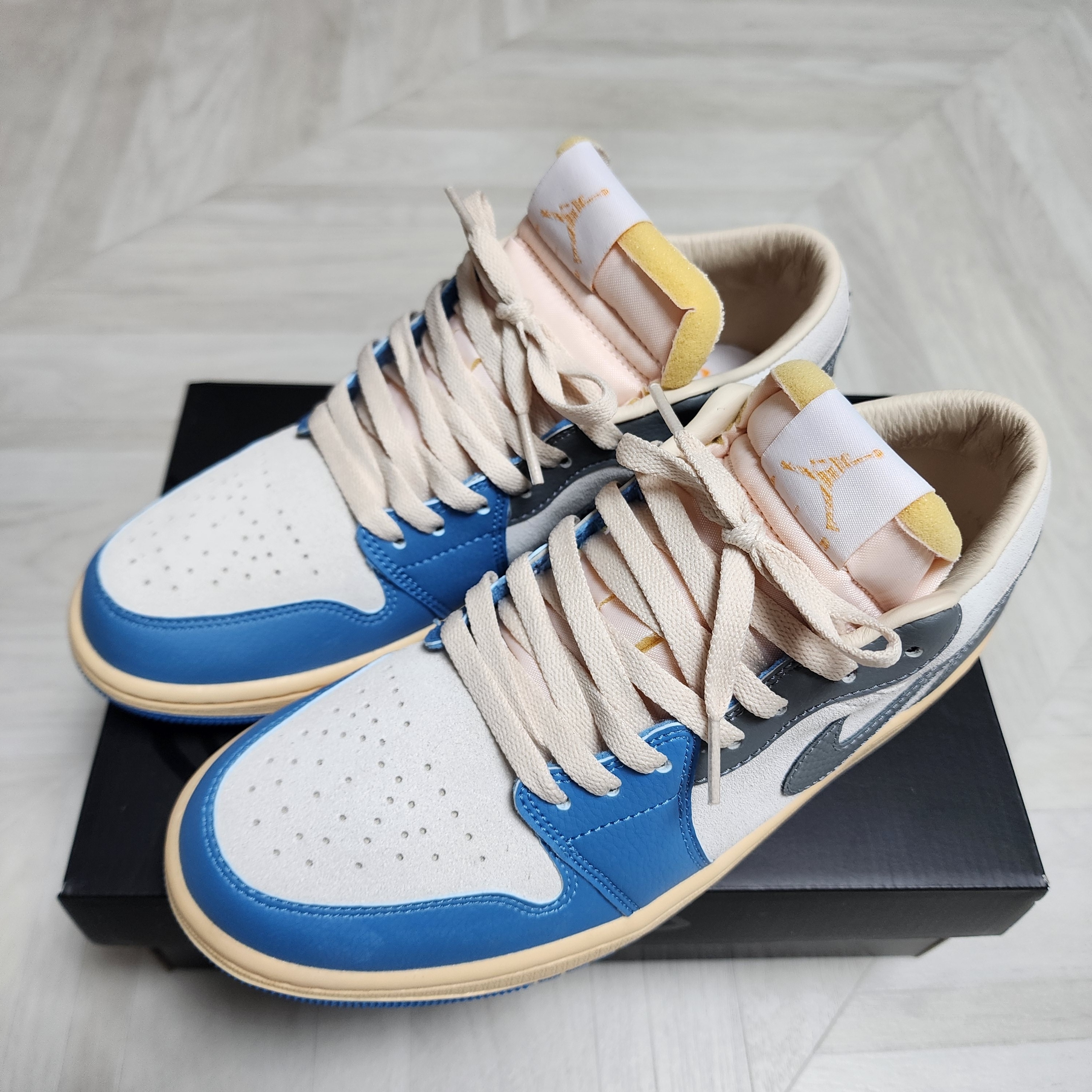 Jordan 1 Low SE Tokyo 96 착용 스타일 - 2