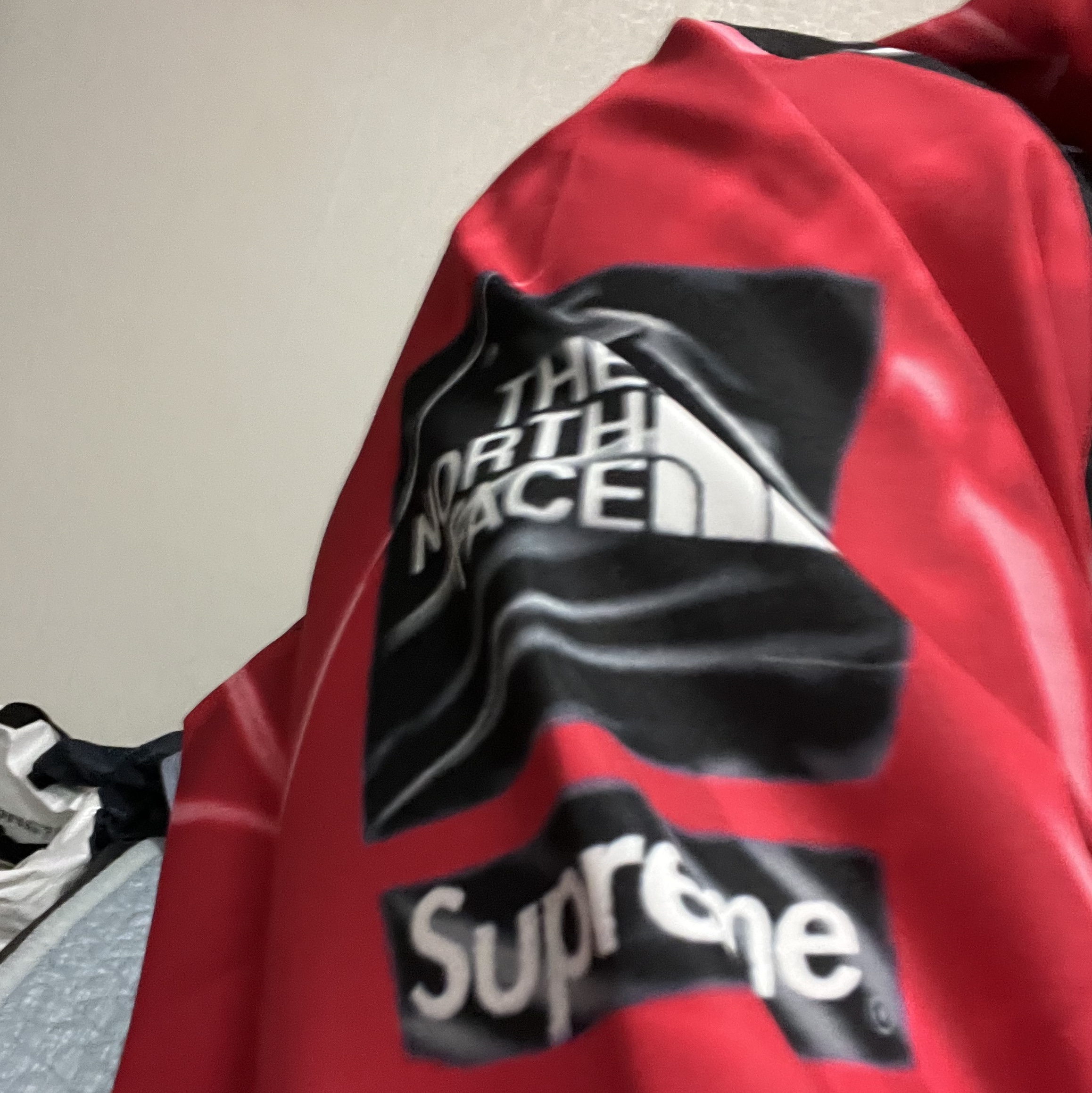 Supreme x The North Face Trompe L’oeil Printed Taped Seam Shell Jacket Red - 23SS 착용 스타일