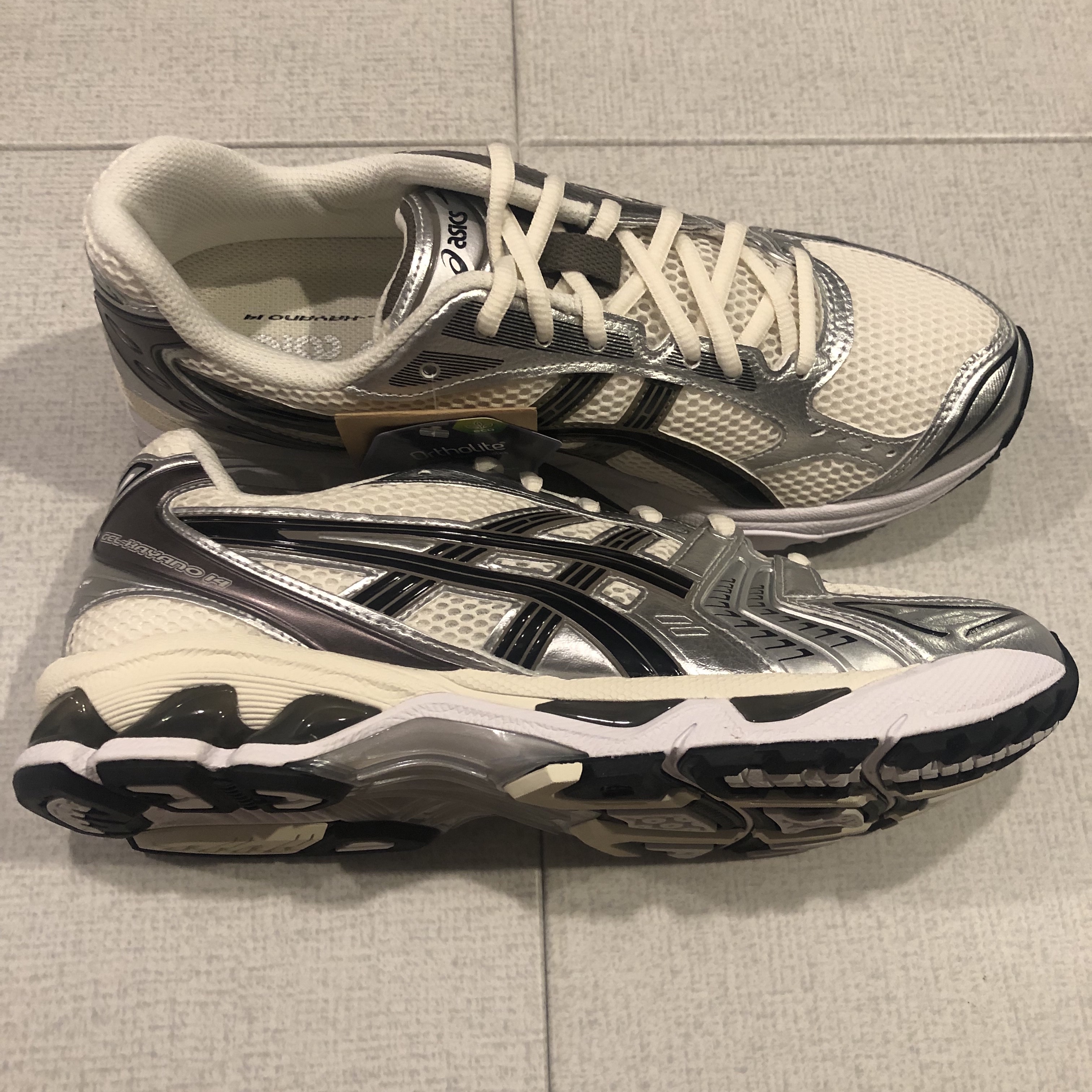 Asics Gel-Kayano 14 Cream Black 착용 스타일