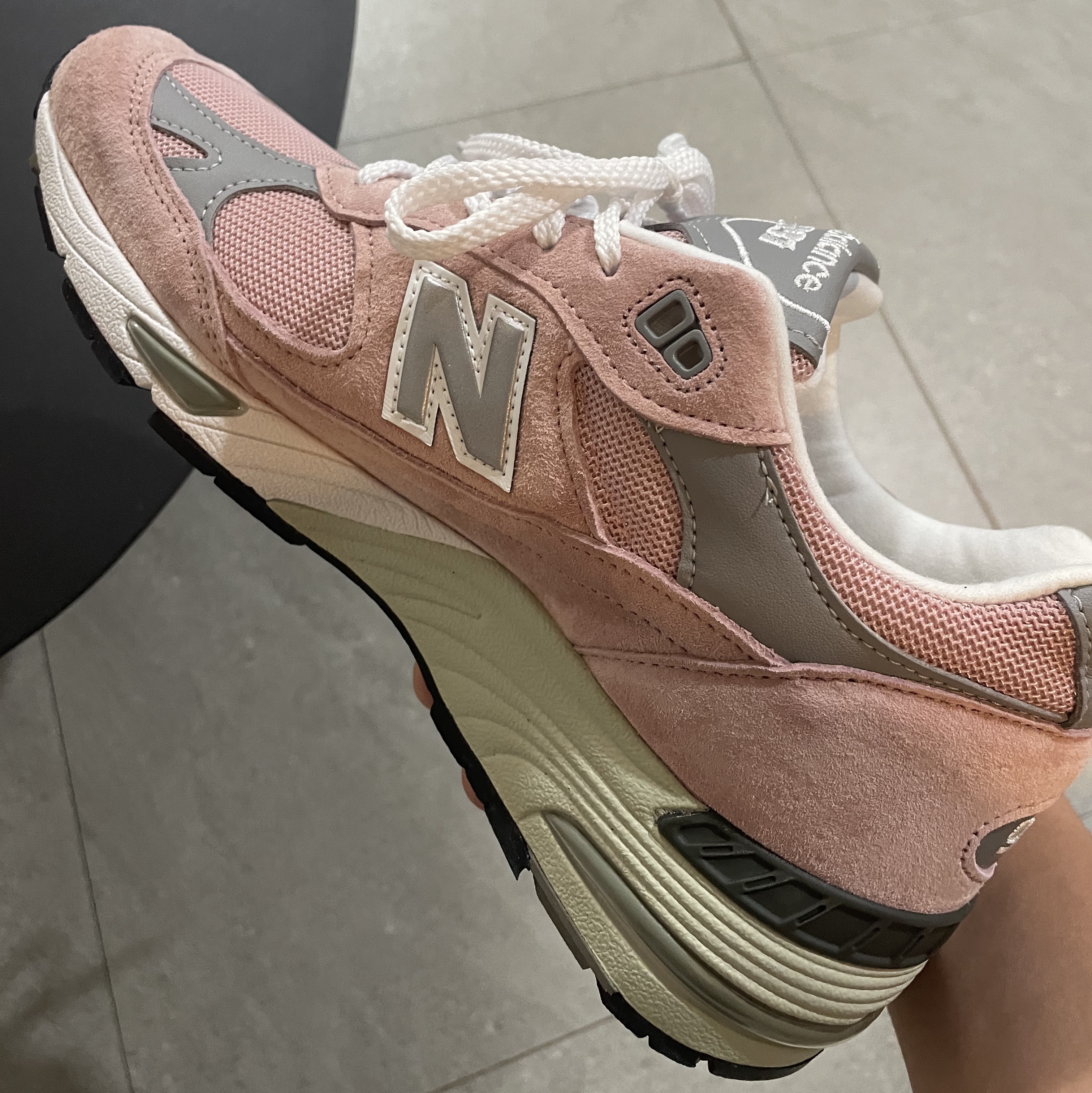 New Balance 991 Made in UK Shy Pink 착용 스타일