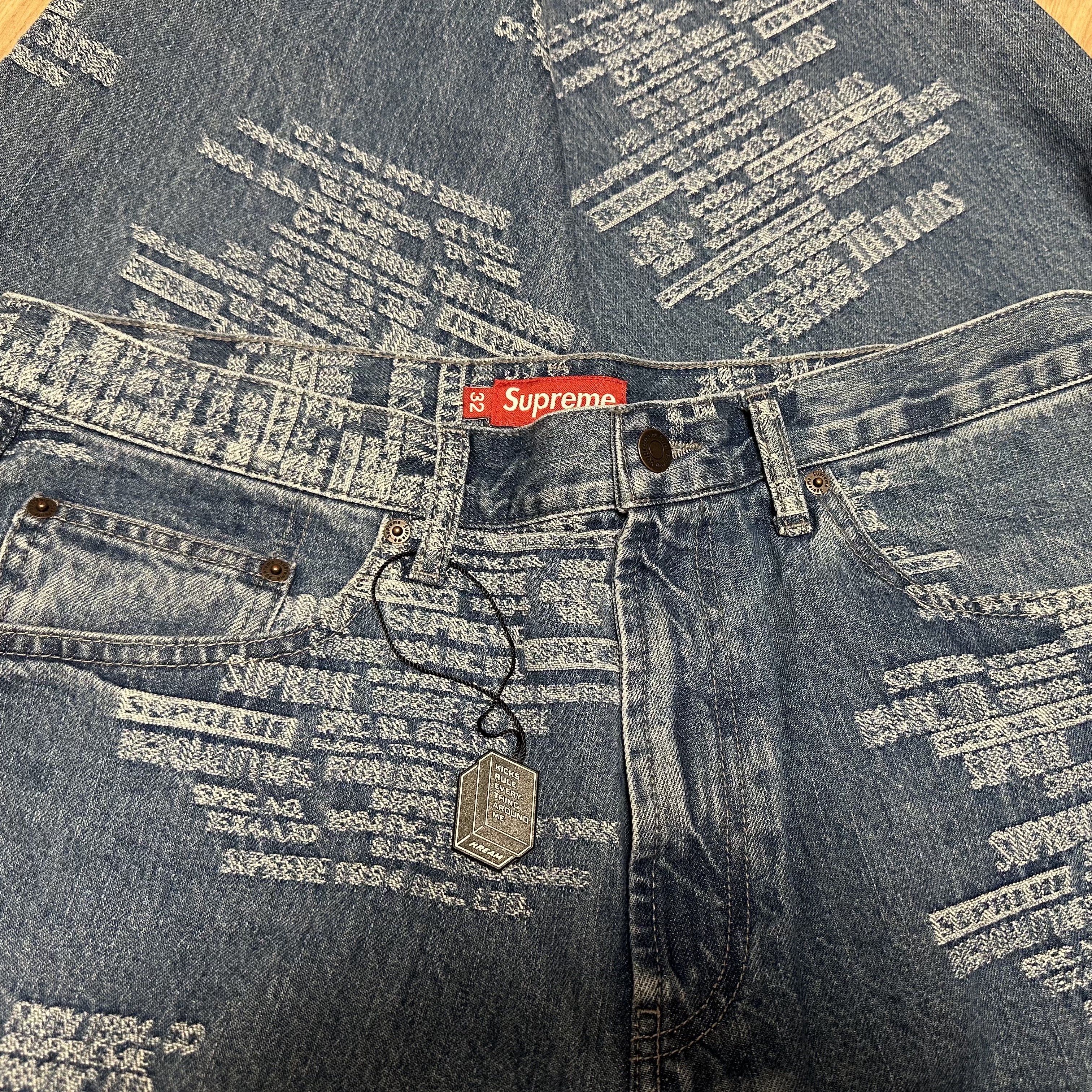 Supreme Trademark Jacquard Baggy Jean Washed Blue - 23SS 착용 스타일 - 3
