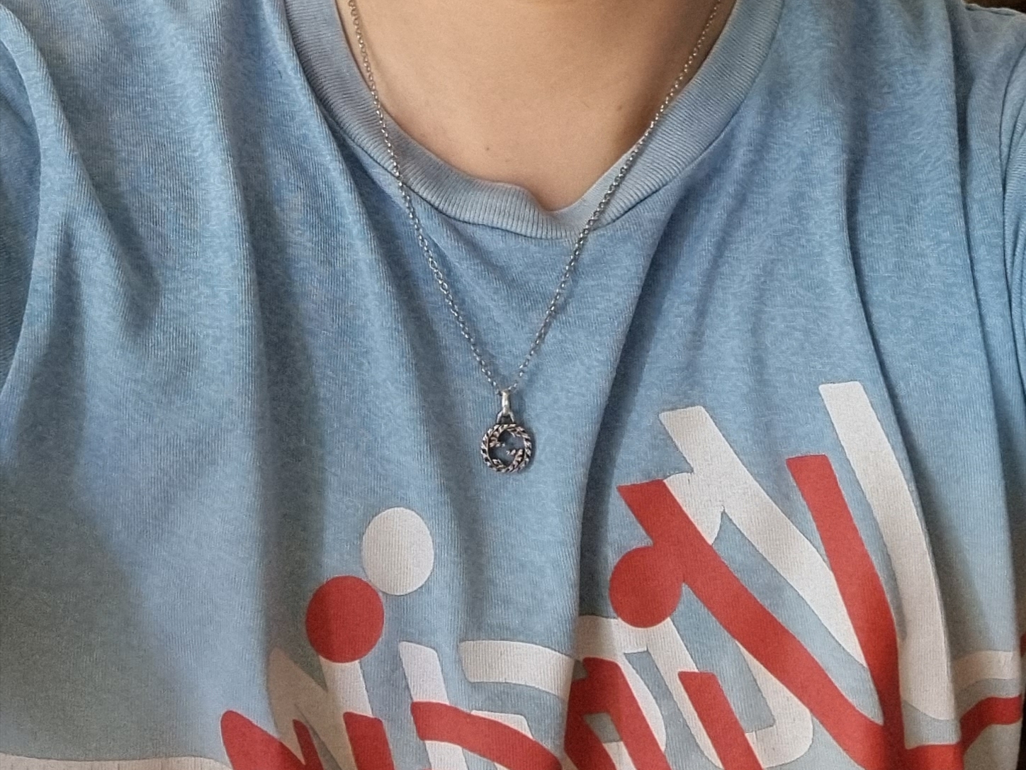Gucci Interlocking G Pendant Necklace Silver 착용 스타일