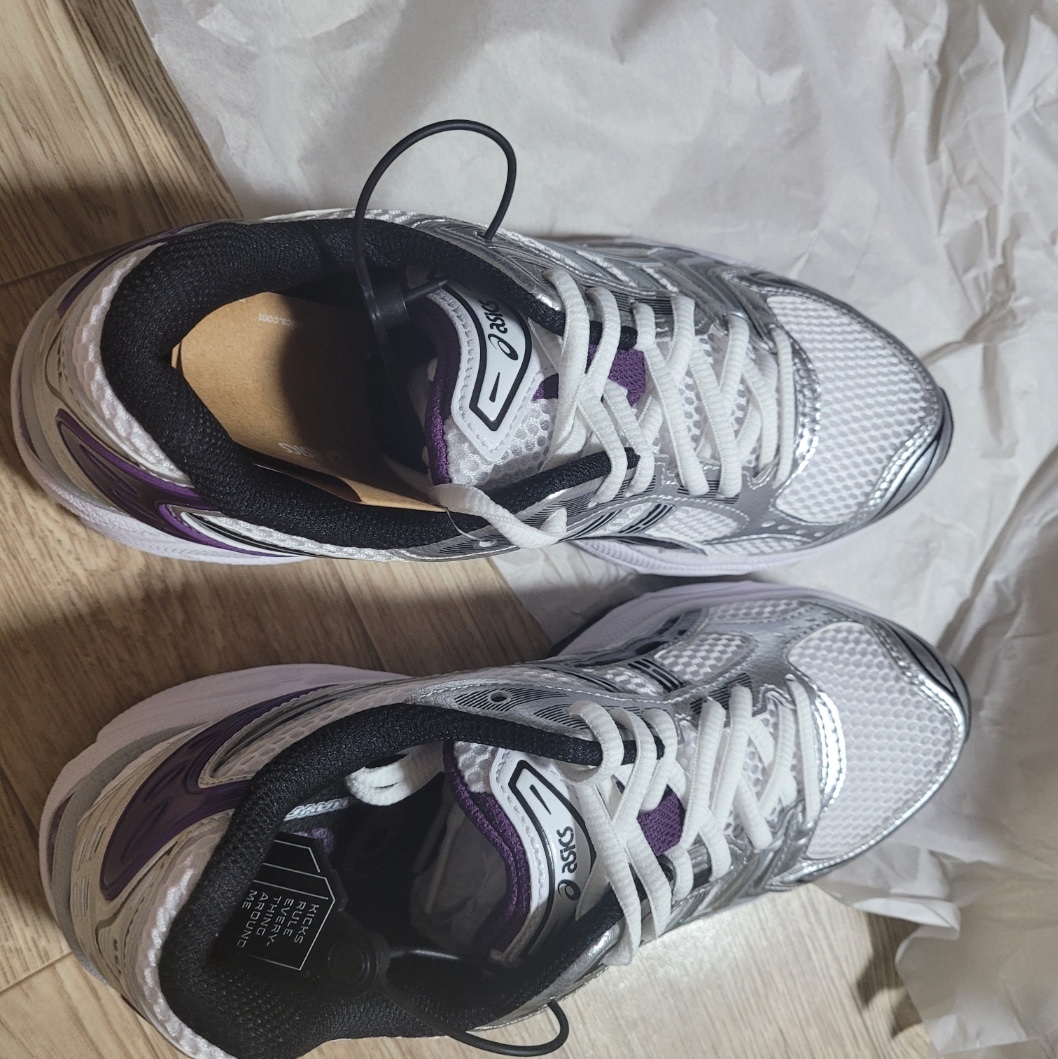 (W) Asics Gel-Kayano 14 White Dark Grape 착용 스타일 - 5