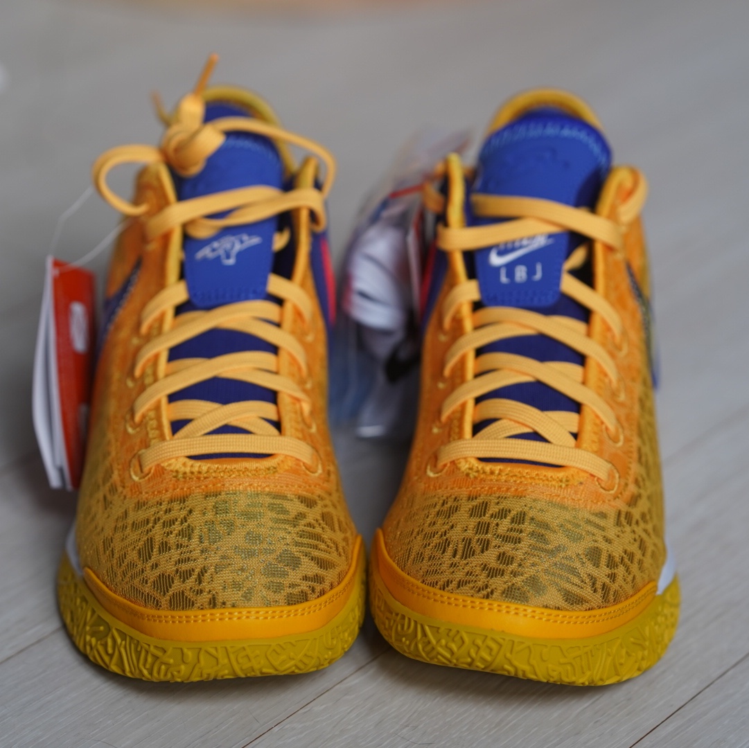 Nike Zoom LeBron NXXT Gen Titan EP University Gold Blue 착용 스타일 - 3