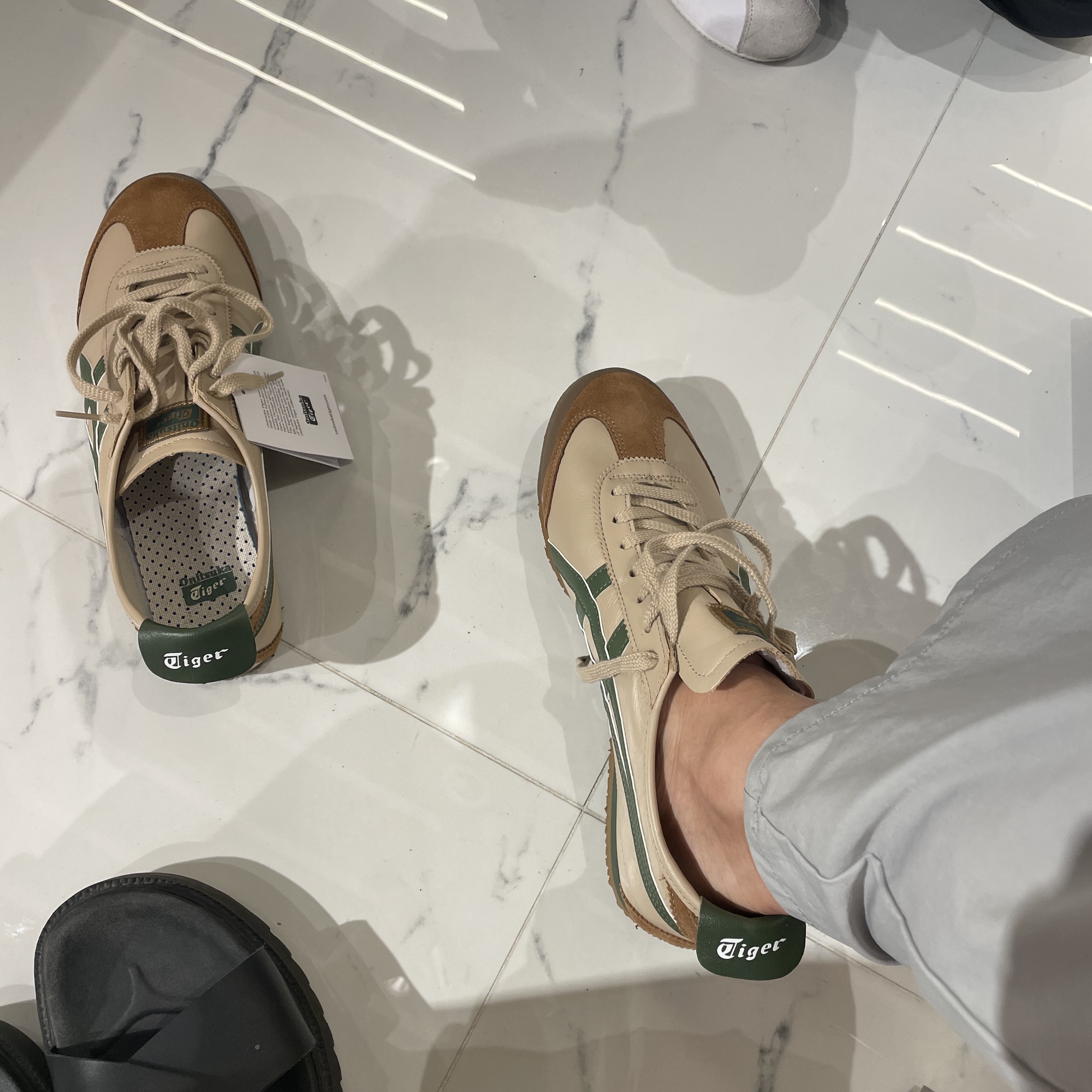 Onitsuka Tiger Mexico 66 Beige Grass Green 착용 스타일