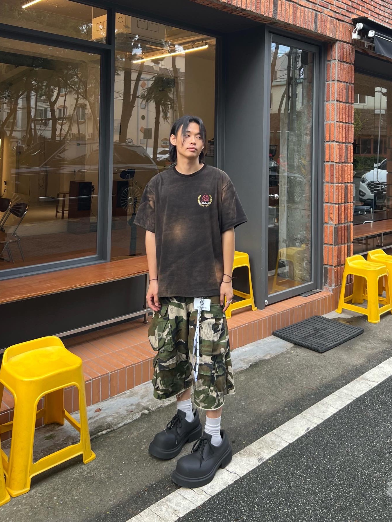 Nos Couleurs Distressed Cargo Shorts Camo, Balenciaga Steroid Derby Black 착용 스타일 - 3