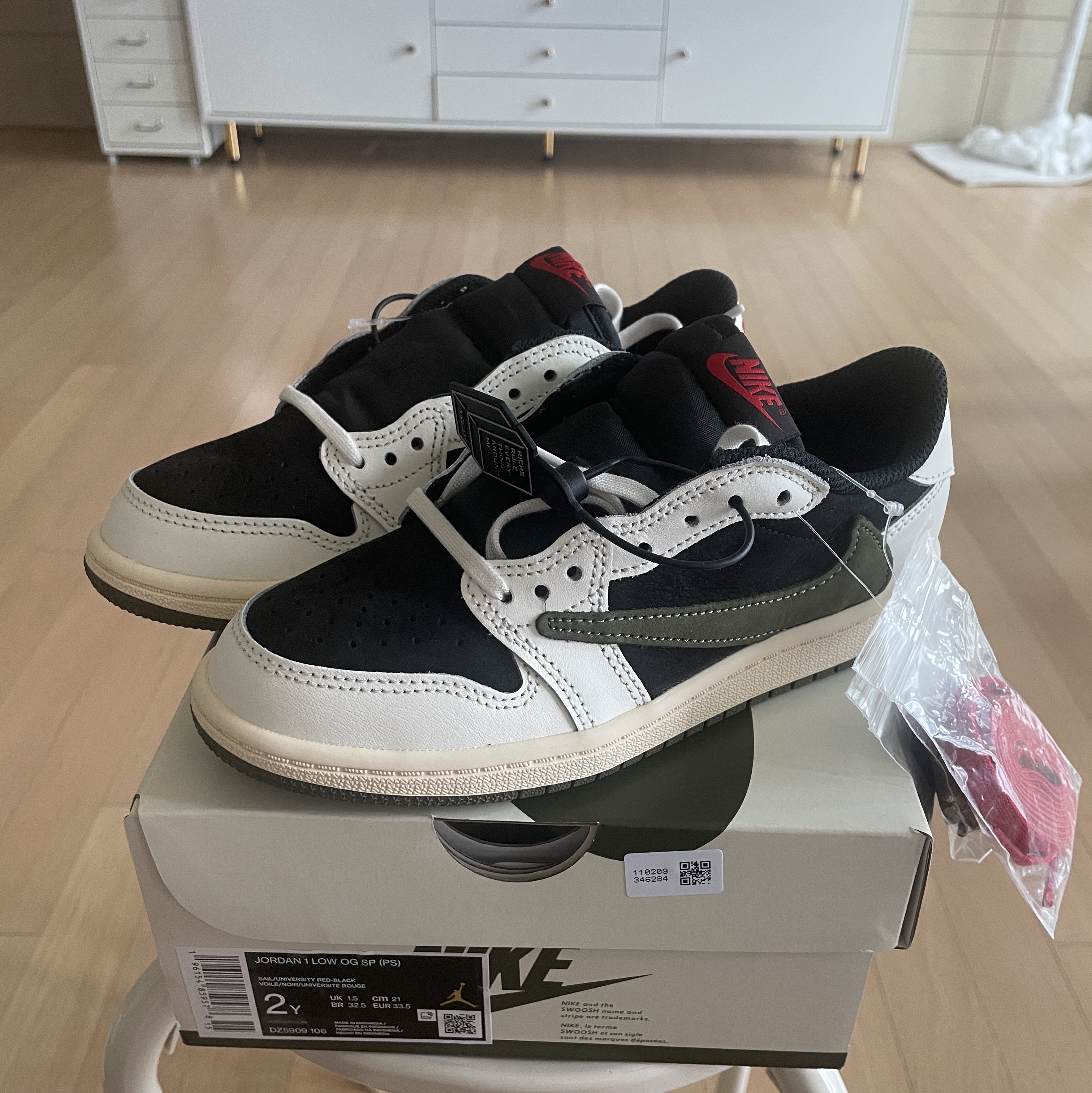 (PS) Jordan 1 x Travis Scott Retro Low OG SP Medium Olive 착용 스타일