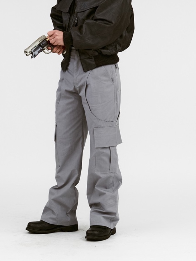 Full of Ssun Ripstop Circle Cargo Pants Black, Full of Ssun Ripstop Circle Cargo Pants Grey 착용 스타일 - 1