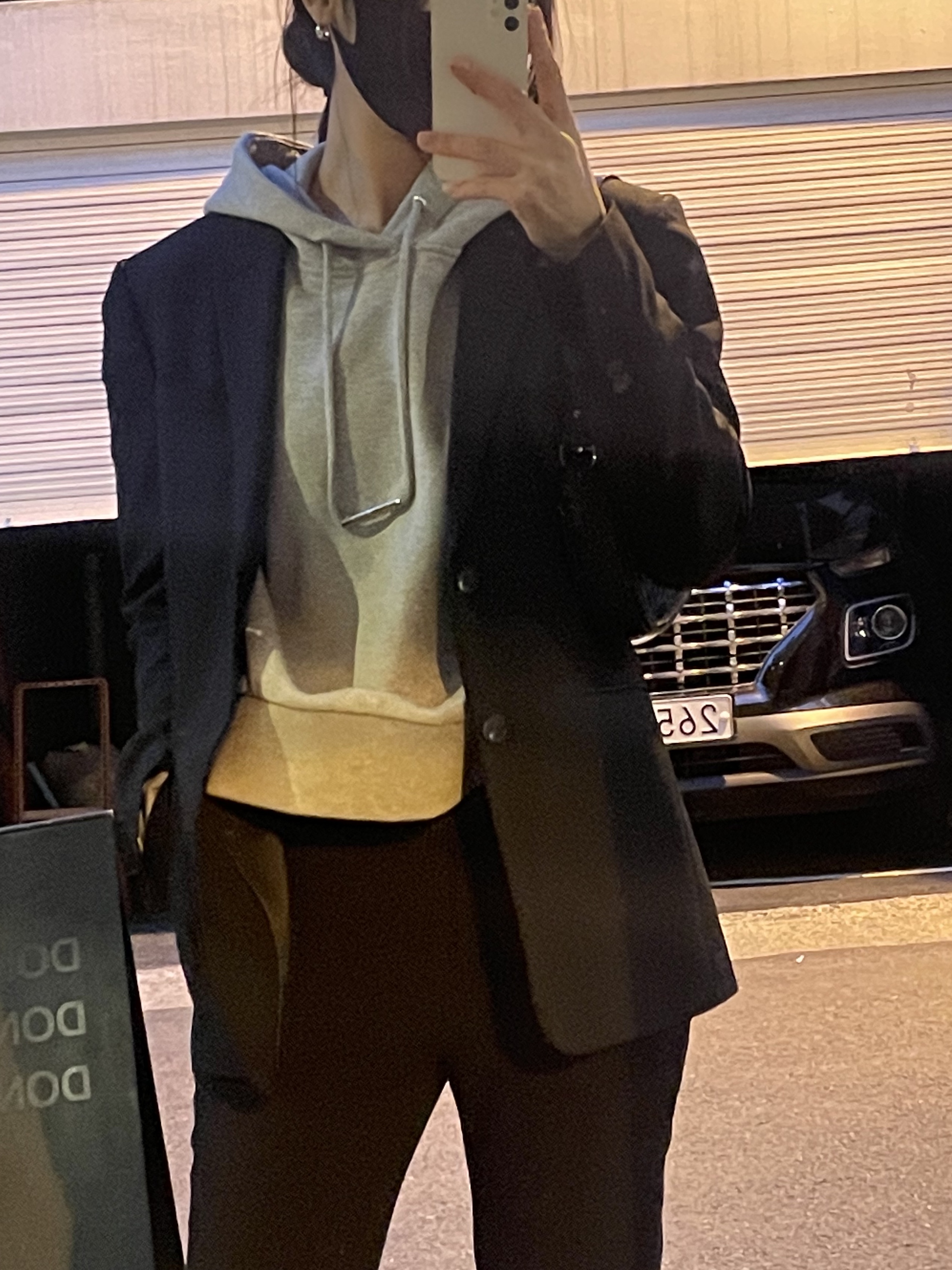 Wooyoungmi Black Back Logo Hoodie Grey - 22SS 착용 스타일 - 1