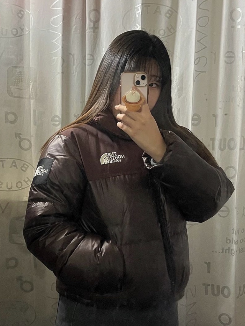 (W) The North Face White Label Novelty Nuptse Down Jacket Cocoa Brown, (W) The North Face White Label Novelty Nuptse Down Jacket Black 착용 스타일