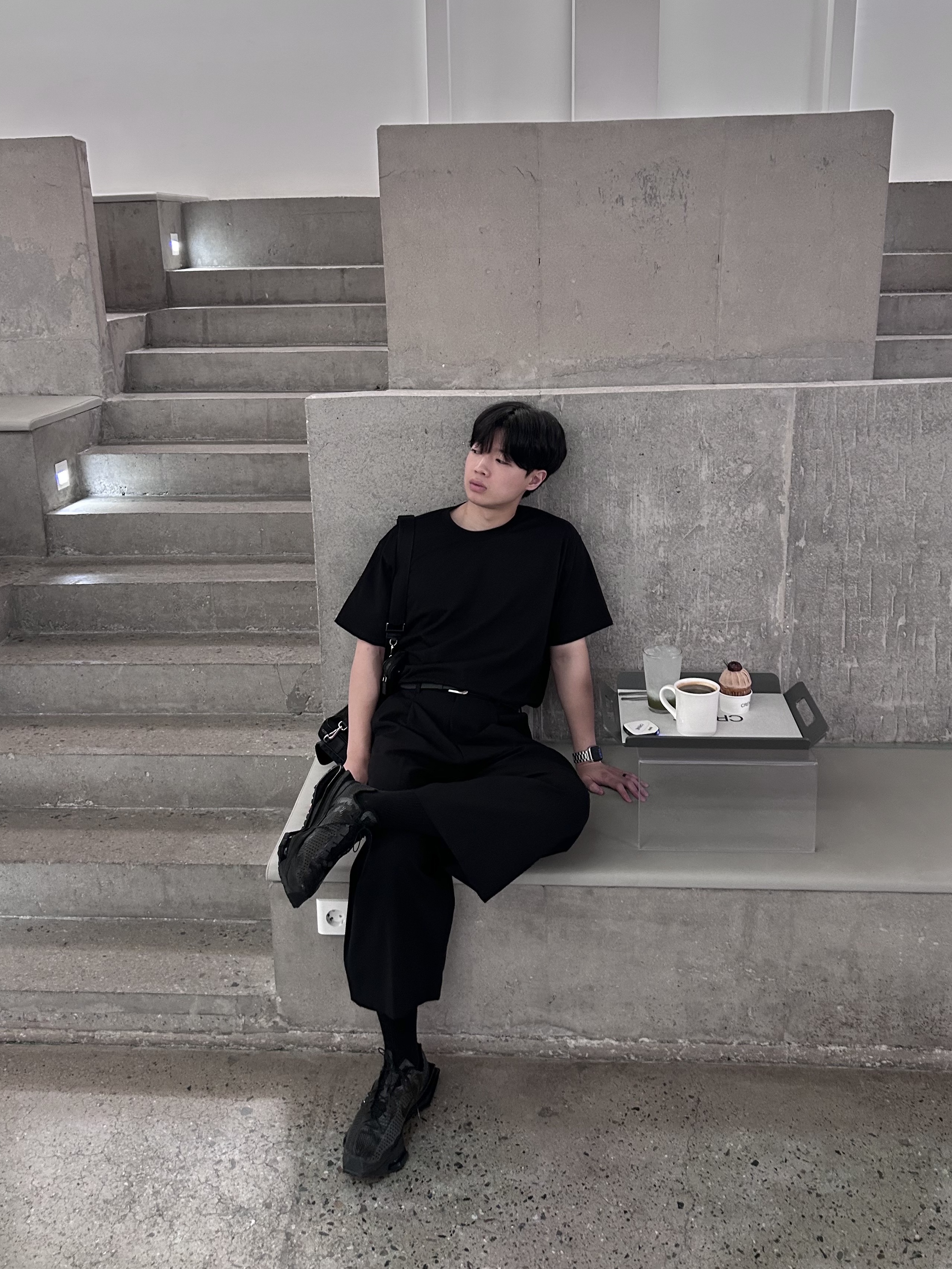 Nike x Matthew M Williams Zoom 004 Triple Black, Prada Re-Nylon and Saffiano Leather Shoulder Bag Black ์ฐฉ์ฉ ์คํ์ผ - 1