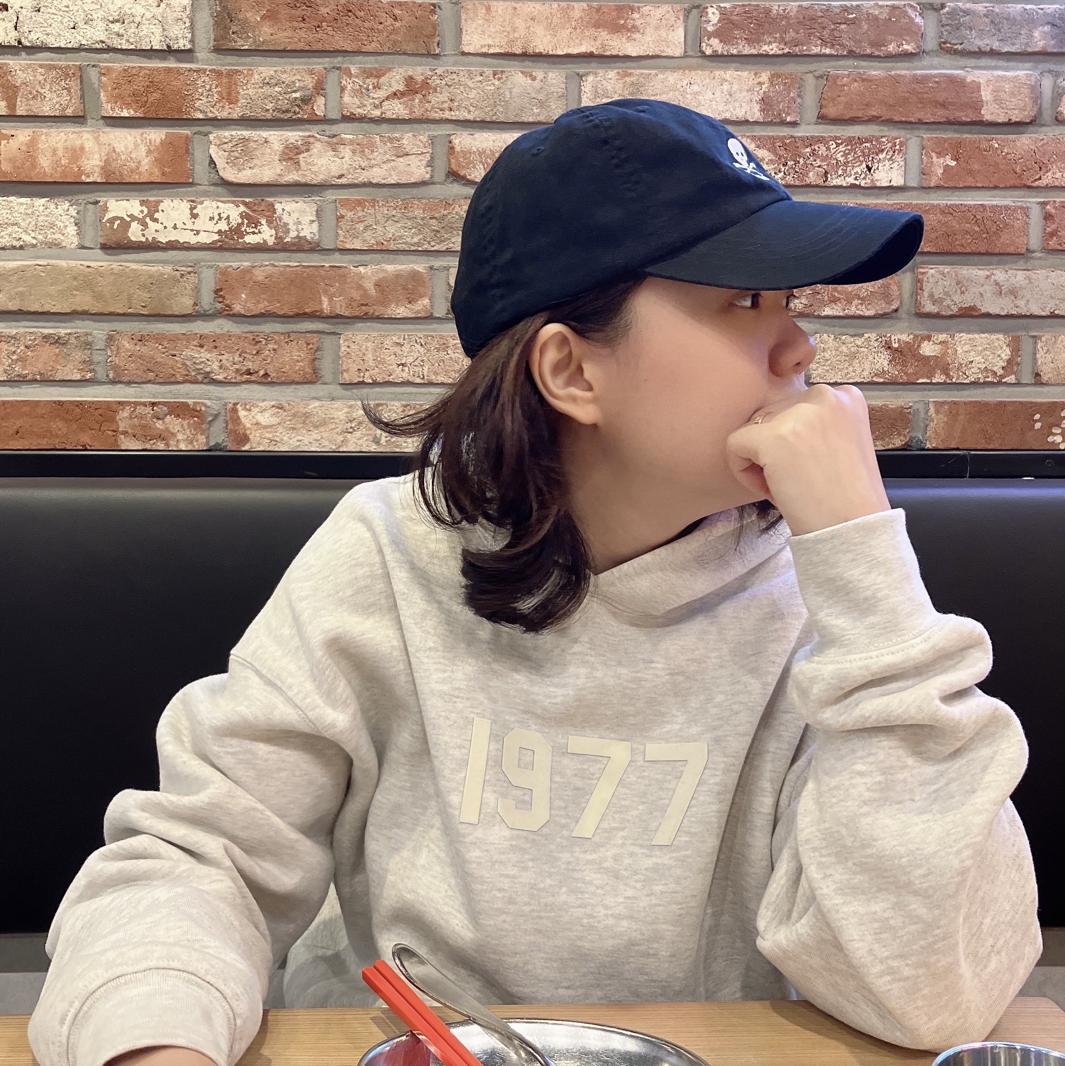 Essentials 1977 Hoodie Light Oatmeal - 22SS 착용 스타일