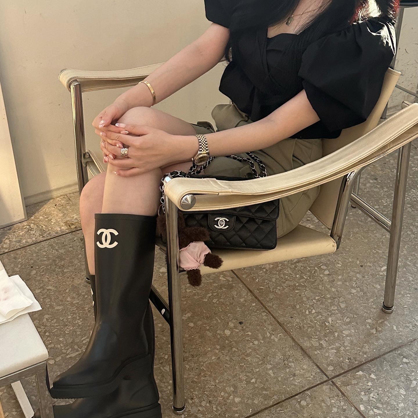 (W) Chanel Boots Caoutchouc & Black 착용 스타일 - 2