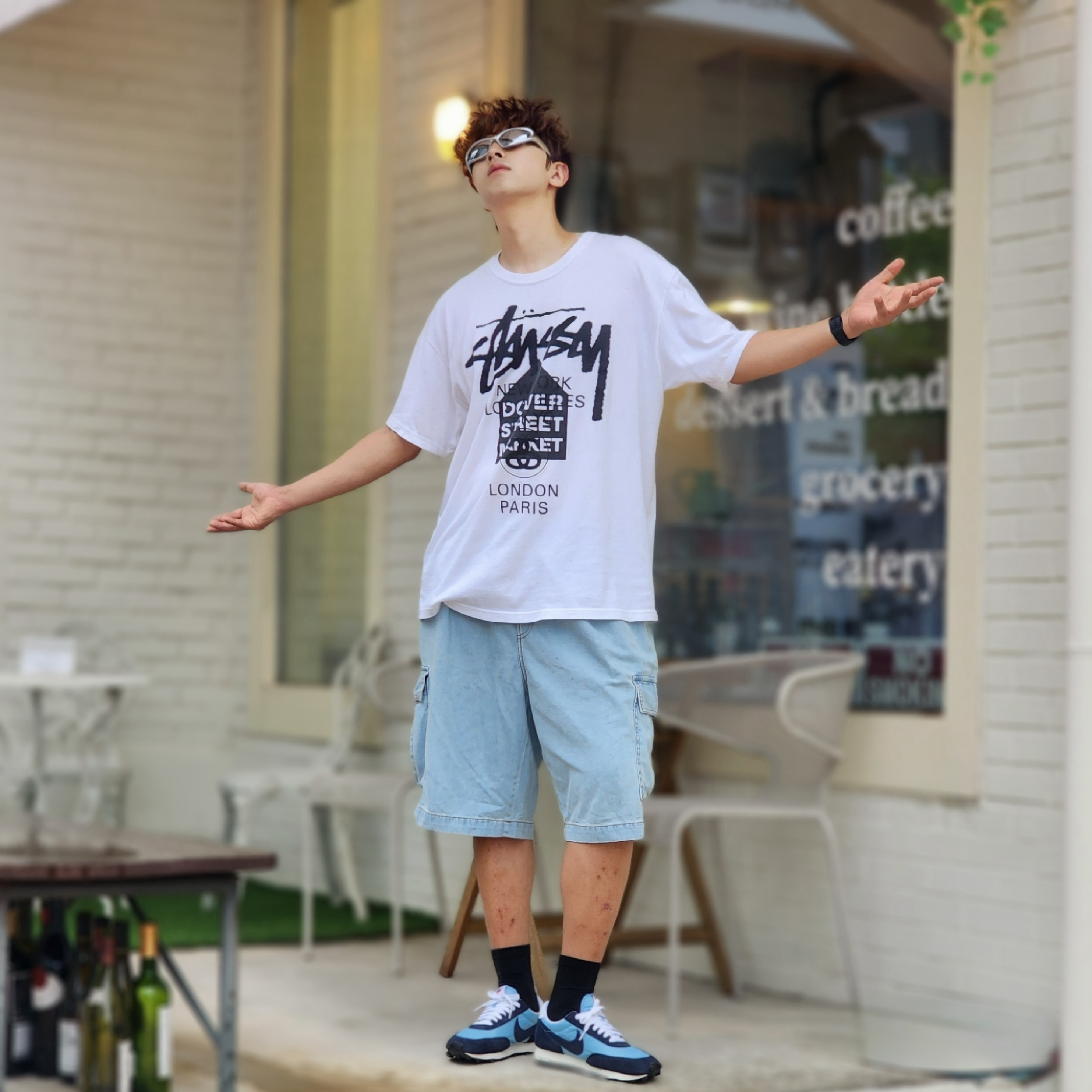 Stussy DSM World Tour T-Shirt White, Nike Daybreak Light Armory Blue 착용 스타일 - 5
