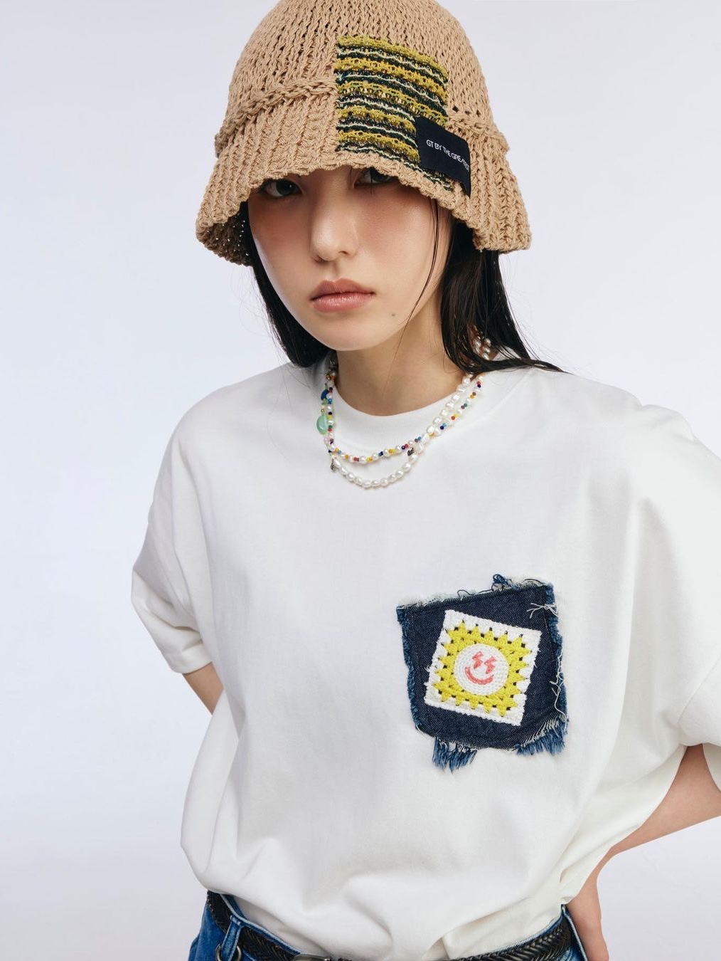 The Greatest Denim Patch T-Shirts White, The Greatest Denim Patch T-Shirts Black 착용 스타일 - 2