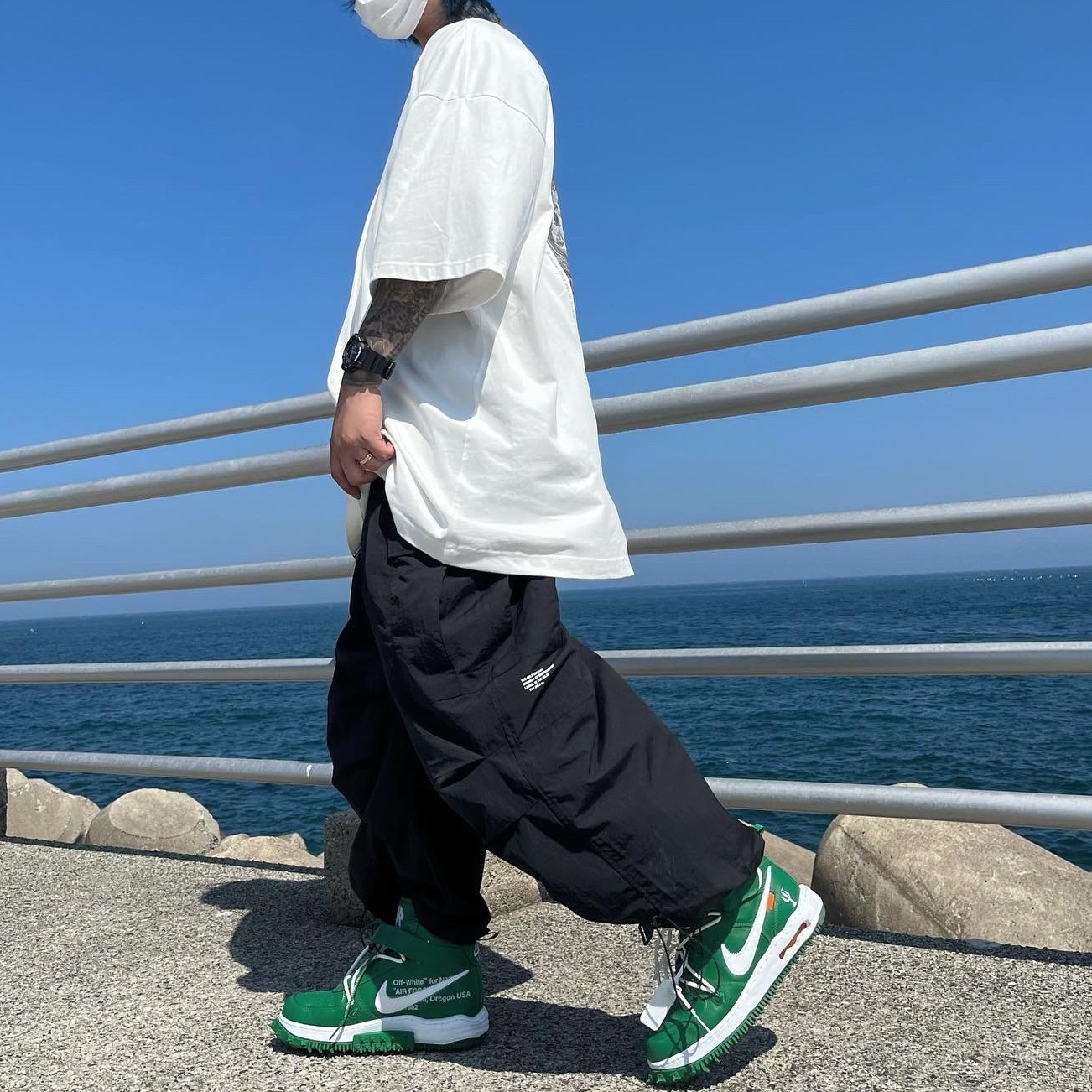 Nike x Off-White Air Force 1 Mid SP Leather Pine Green 착용 스타일 - 1