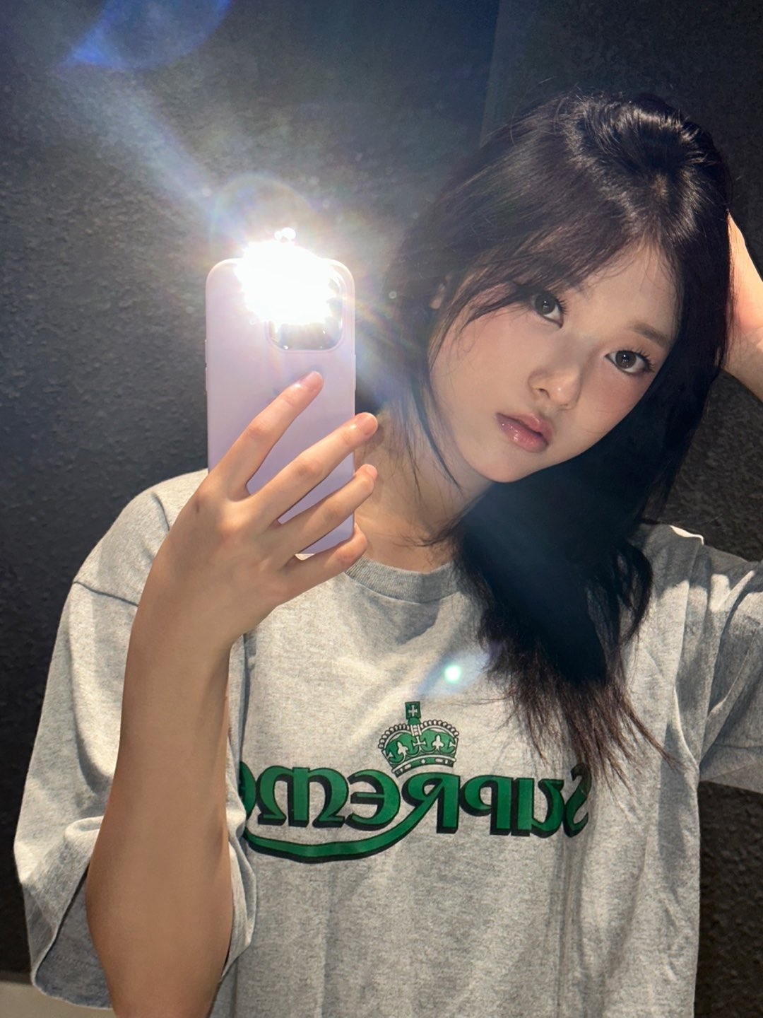 Supreme Crown T-Shirt Heather Grey - 23SS 착용 스타일 - 1