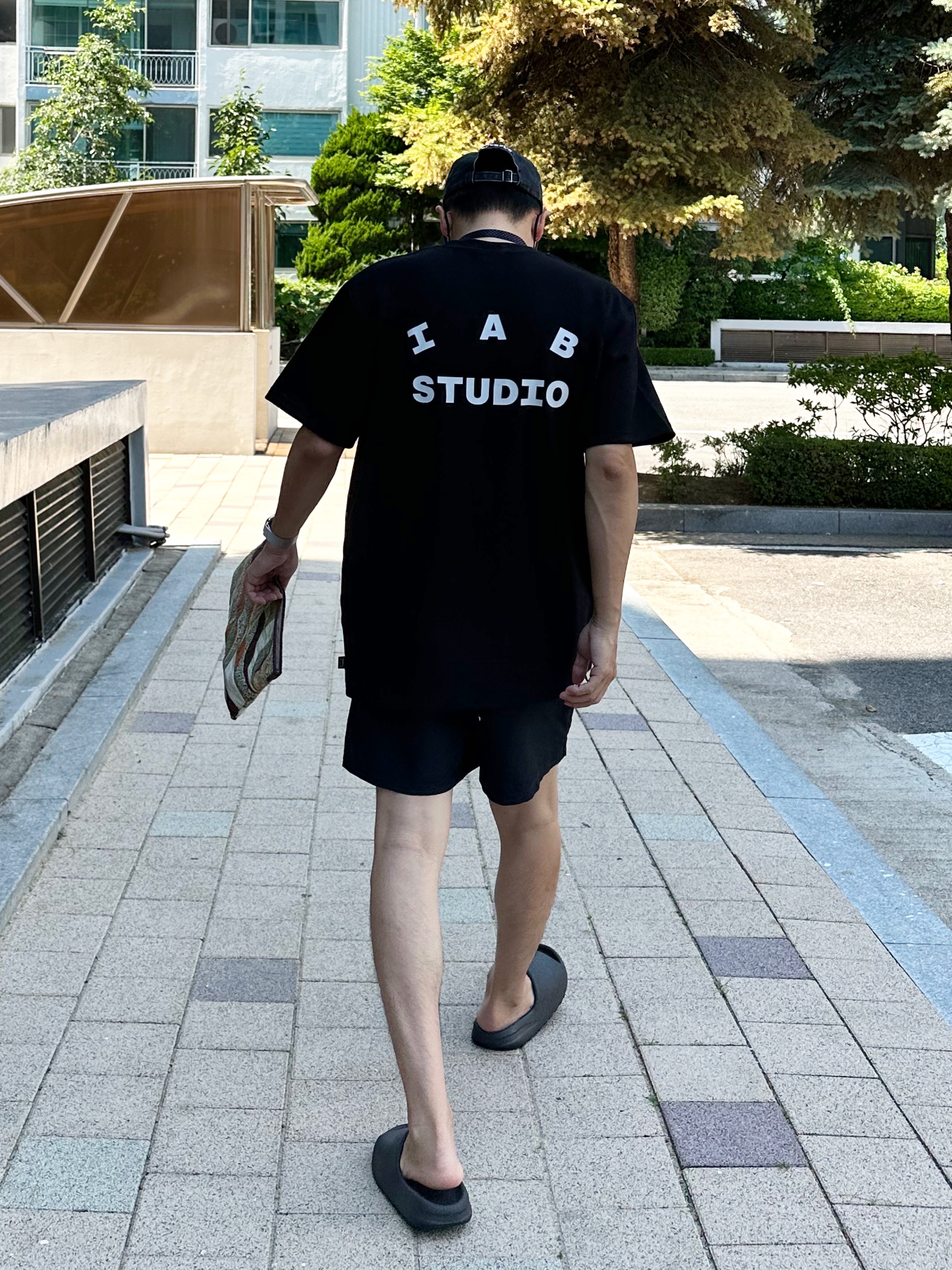 Supreme Pigment Canvas S Logo 6-Panel Black - 23SS, IAB Studio 10th Anniversary T-Shirt Black 착용 스타일