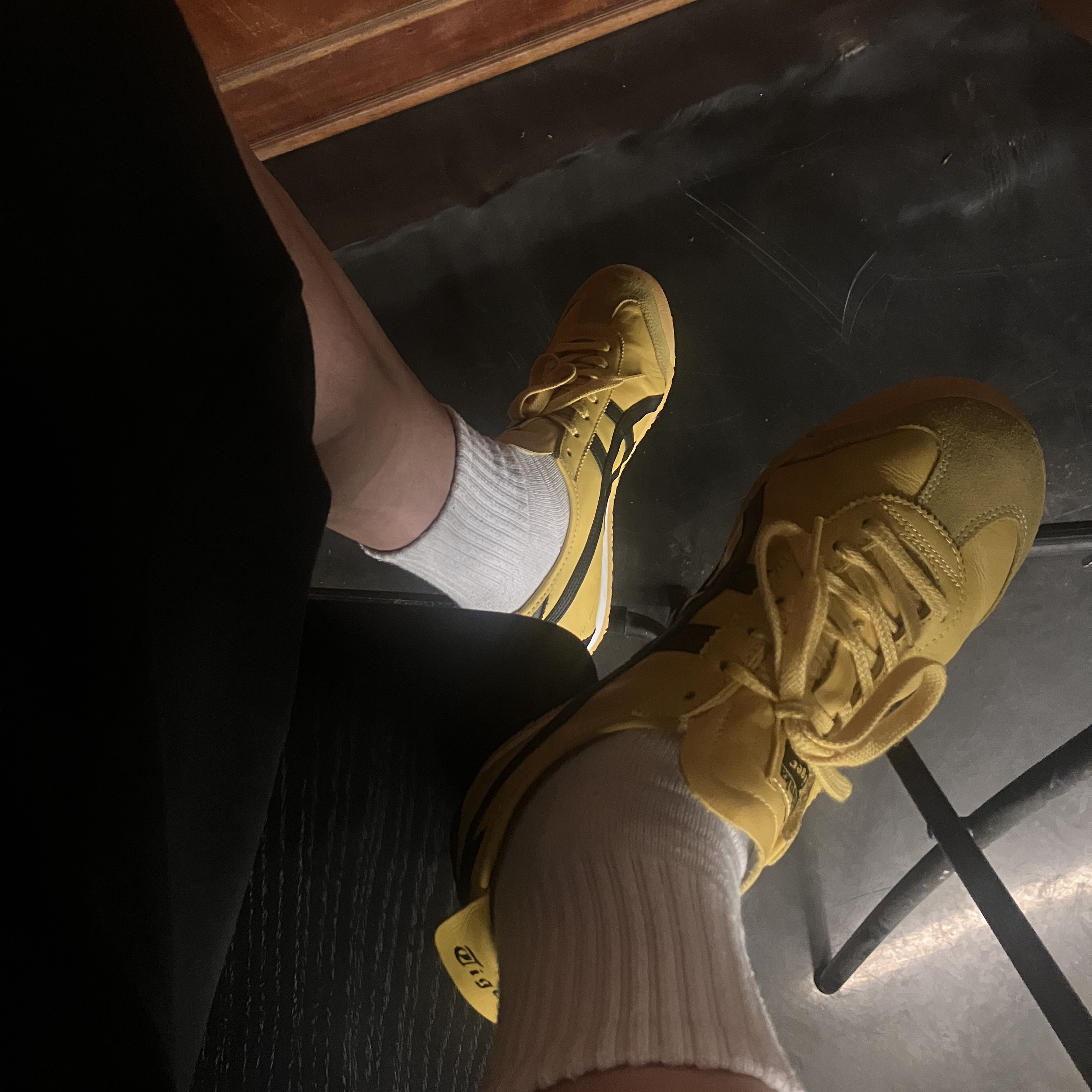 Onitsuka Tiger Mexico 66 Yellow Black 착용 스타일