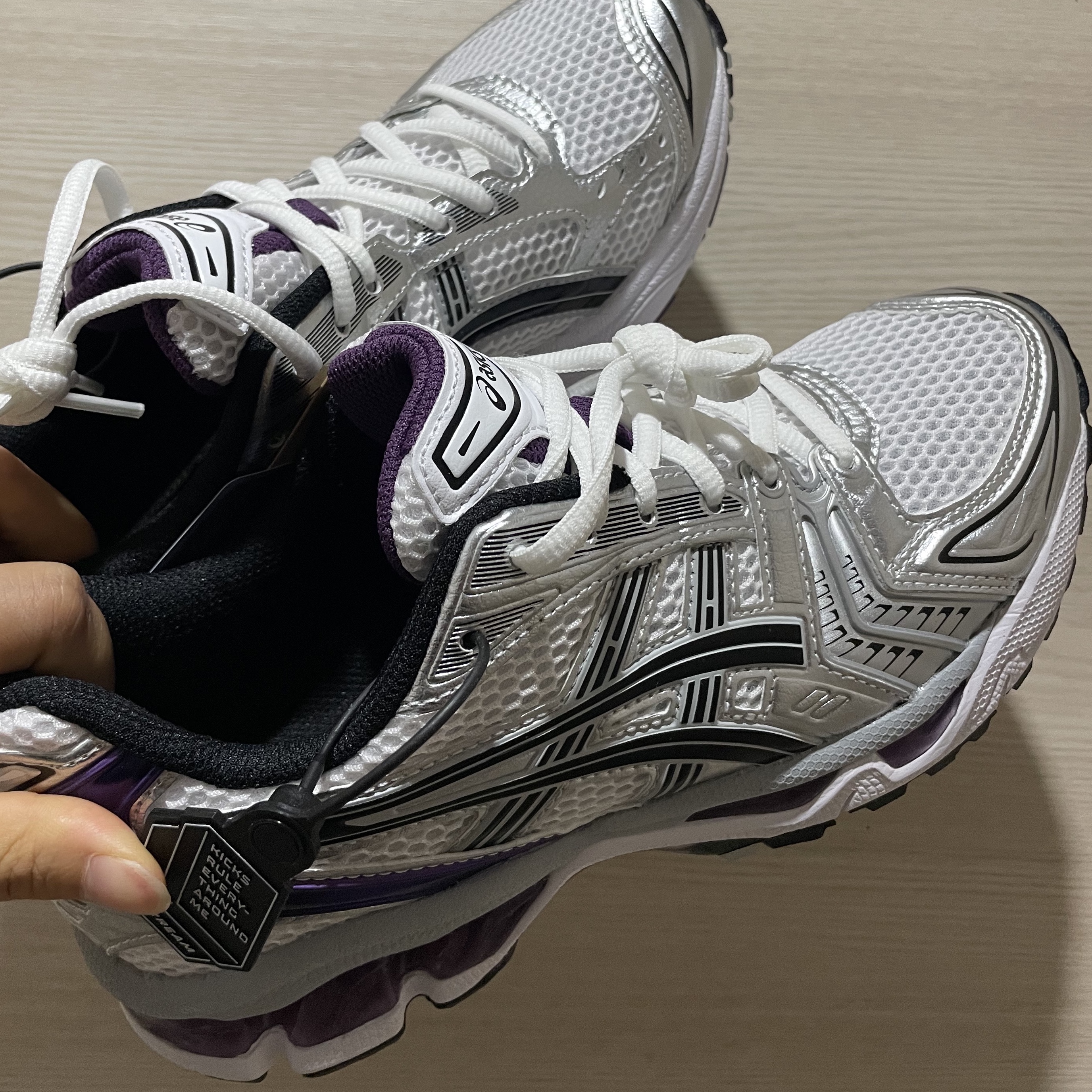 (W) Asics Gel-Kayano 14 White Dark Grape 착용 스타일