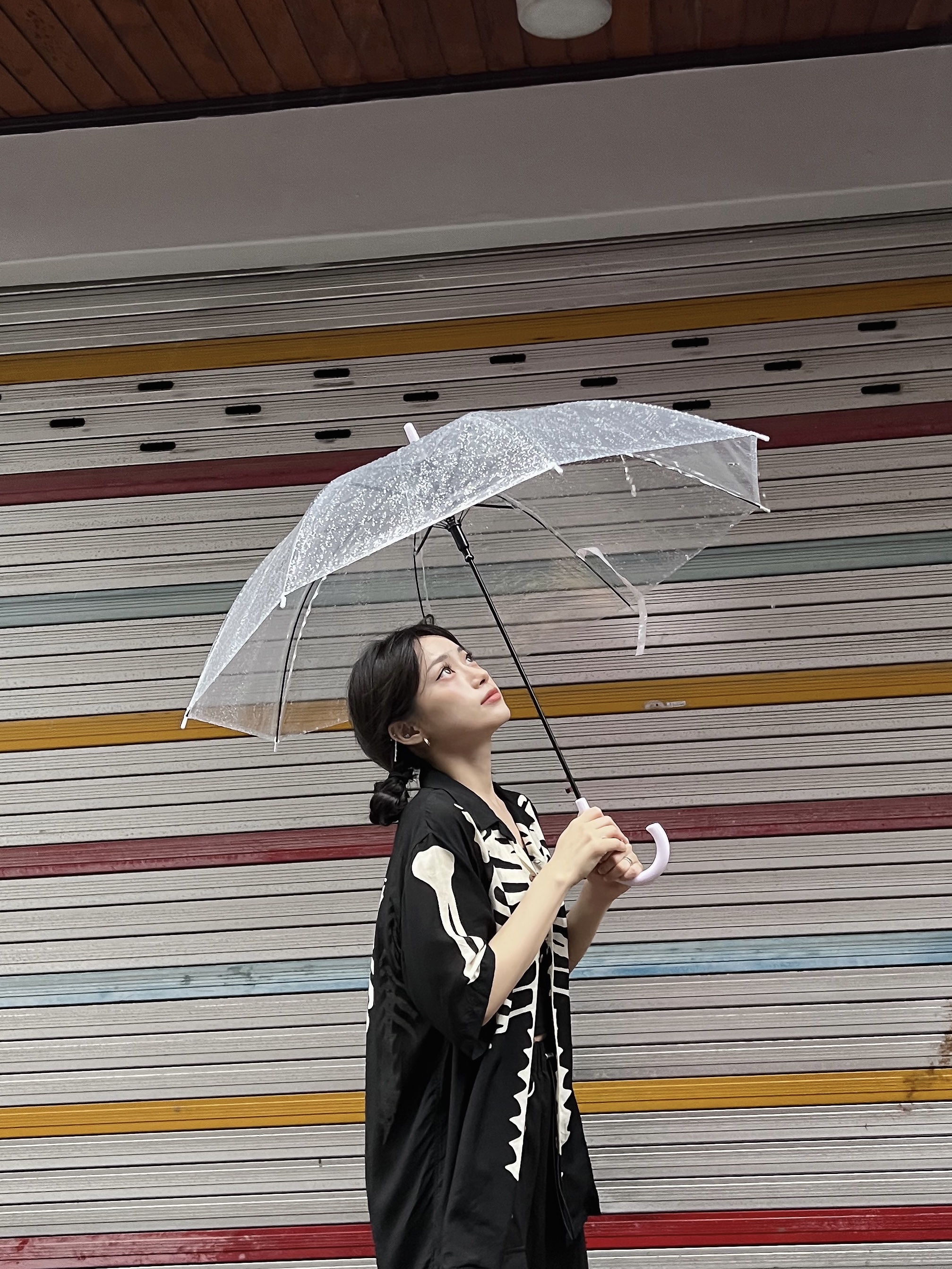 Kapital Silk Rayon Bone Aloha Shirt Black 착용 스타일 - 3