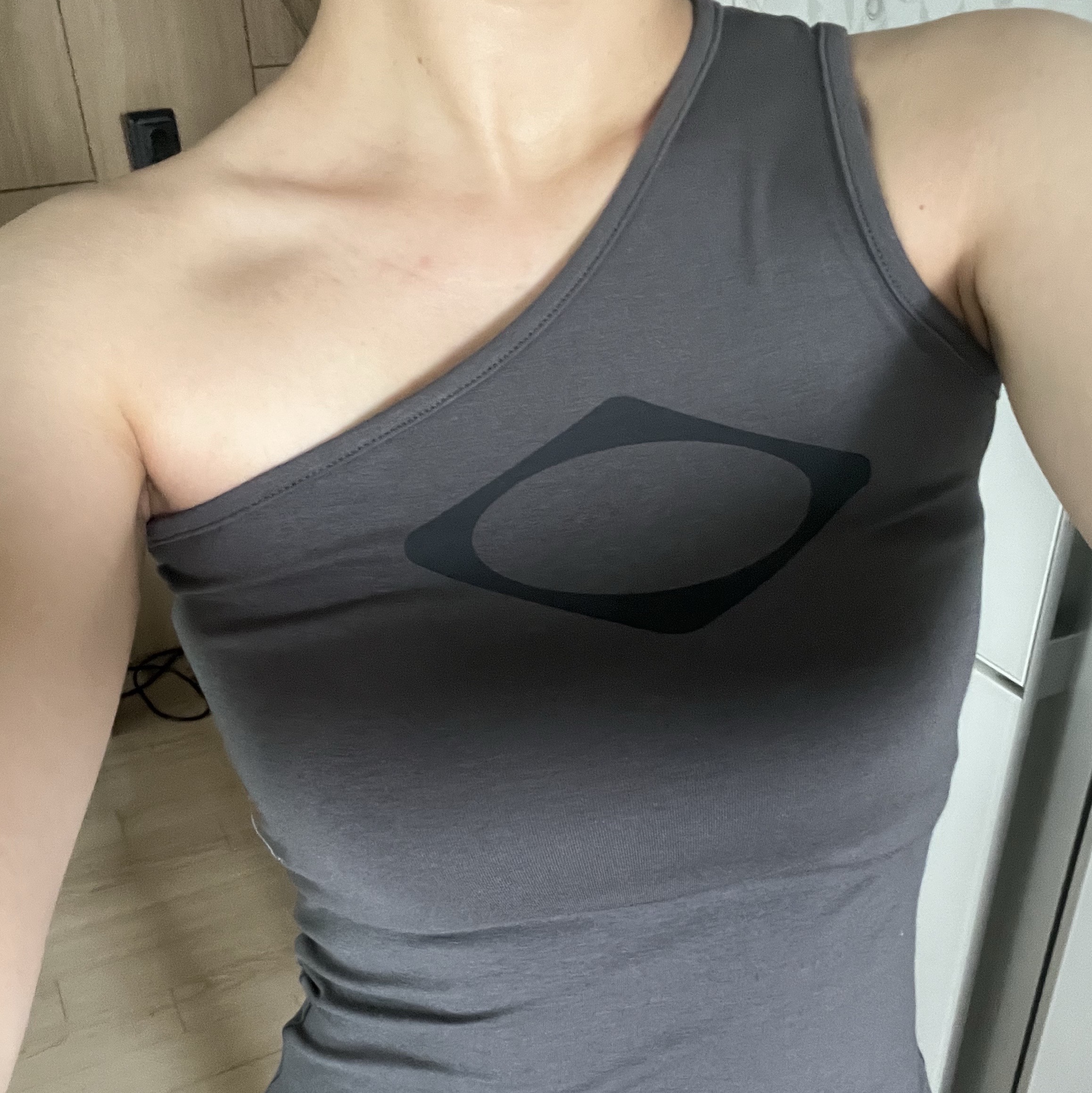 (W) Mischief Rhombus One Shoulder Top Charcoal 착용 스타일
