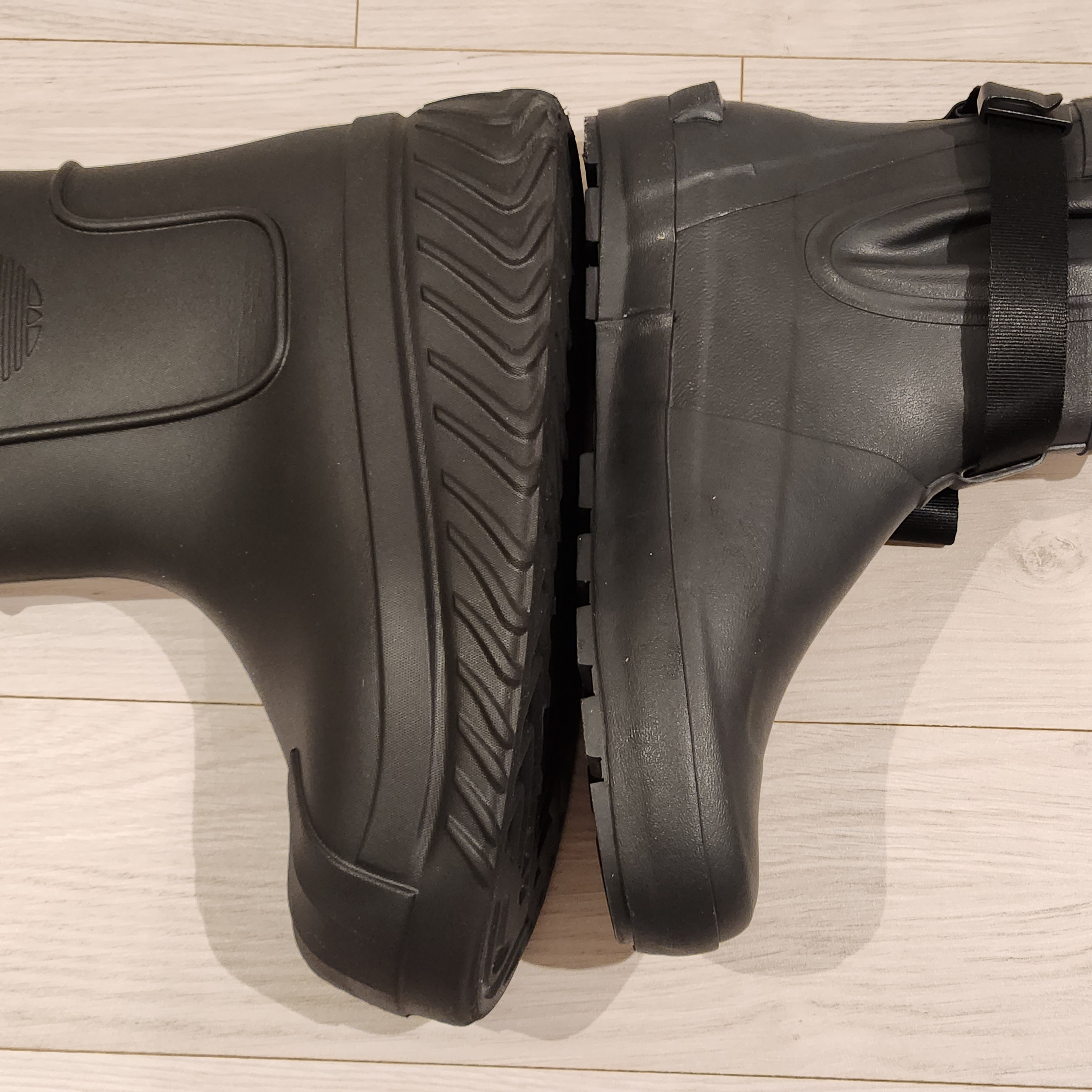 (W) Adidas Adifom Superstar Boot Black, Moonstar 810s ET027 Marke Modi Charcoal 착용 스타일 - 2