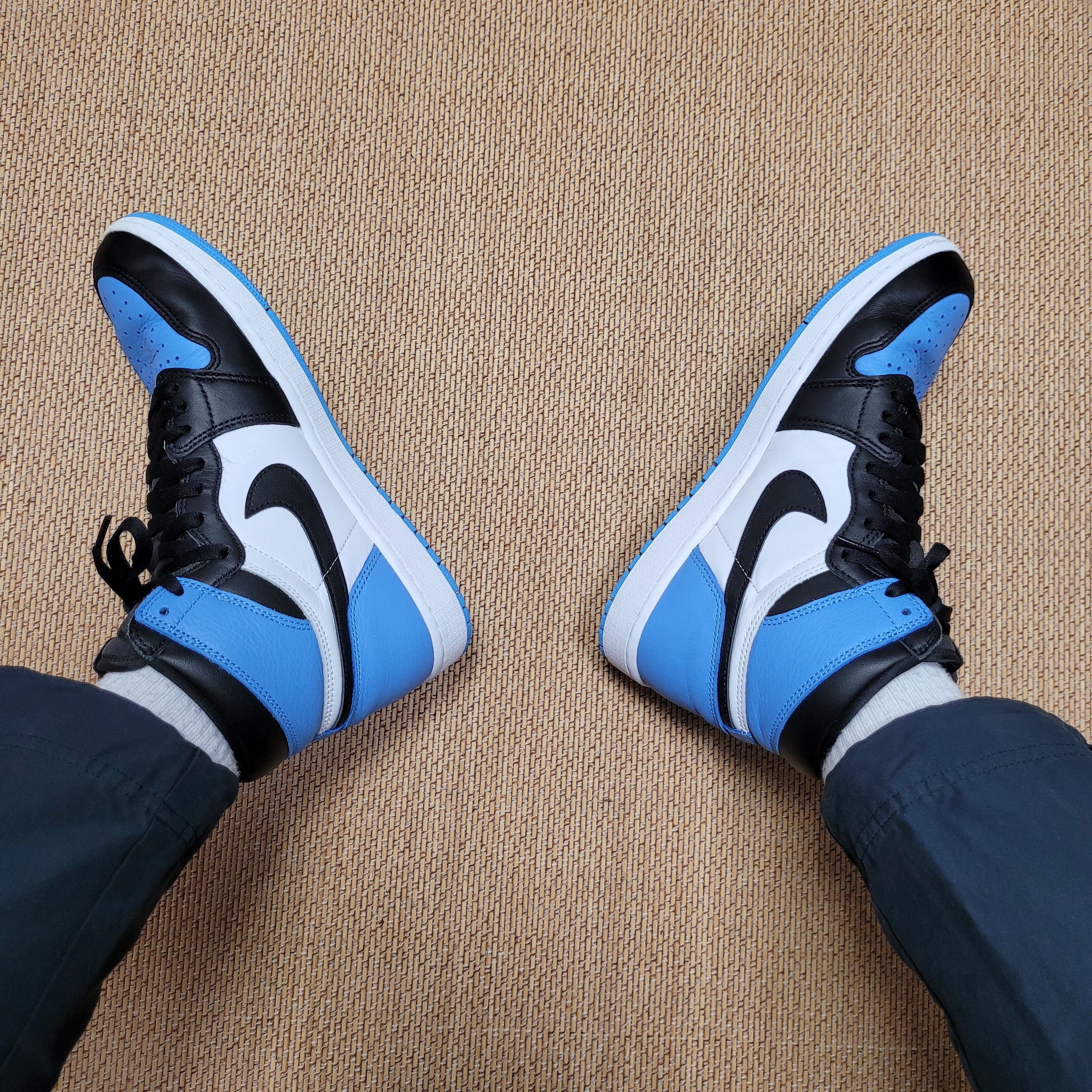 Jordan 1 Retro High OG University Blue 착용 스타일