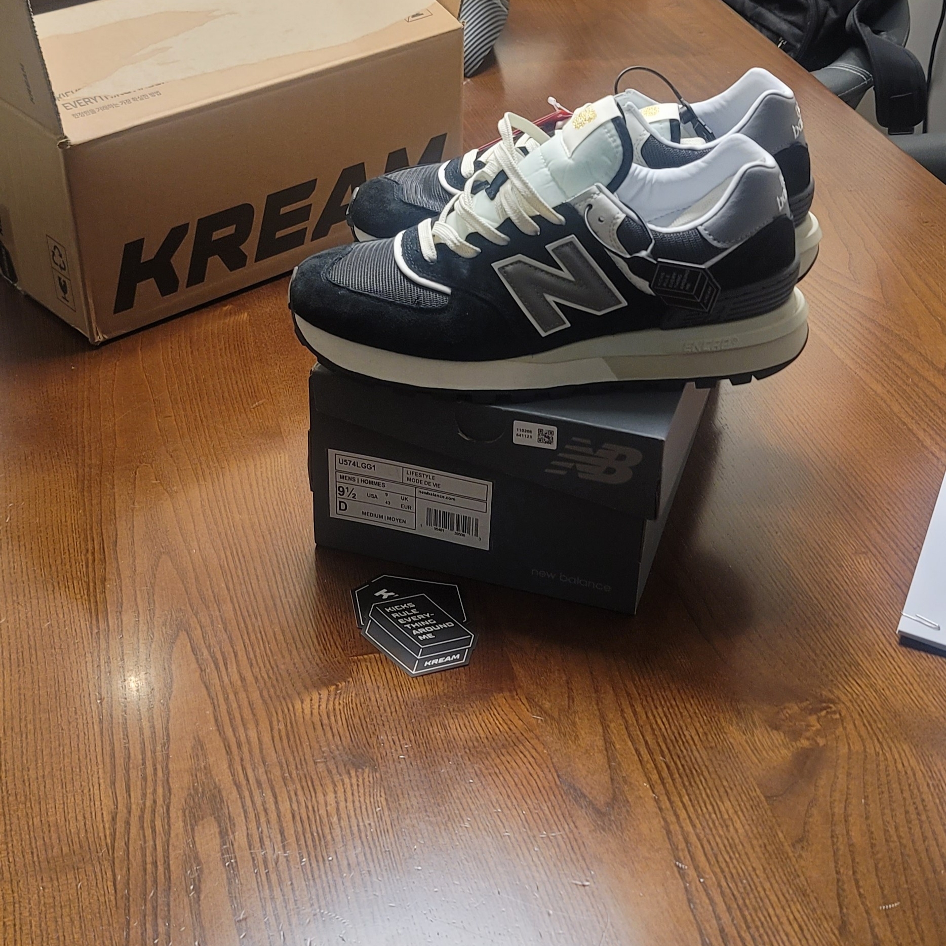 New Balance 574 Legacy Black 착용 스타일 - 1