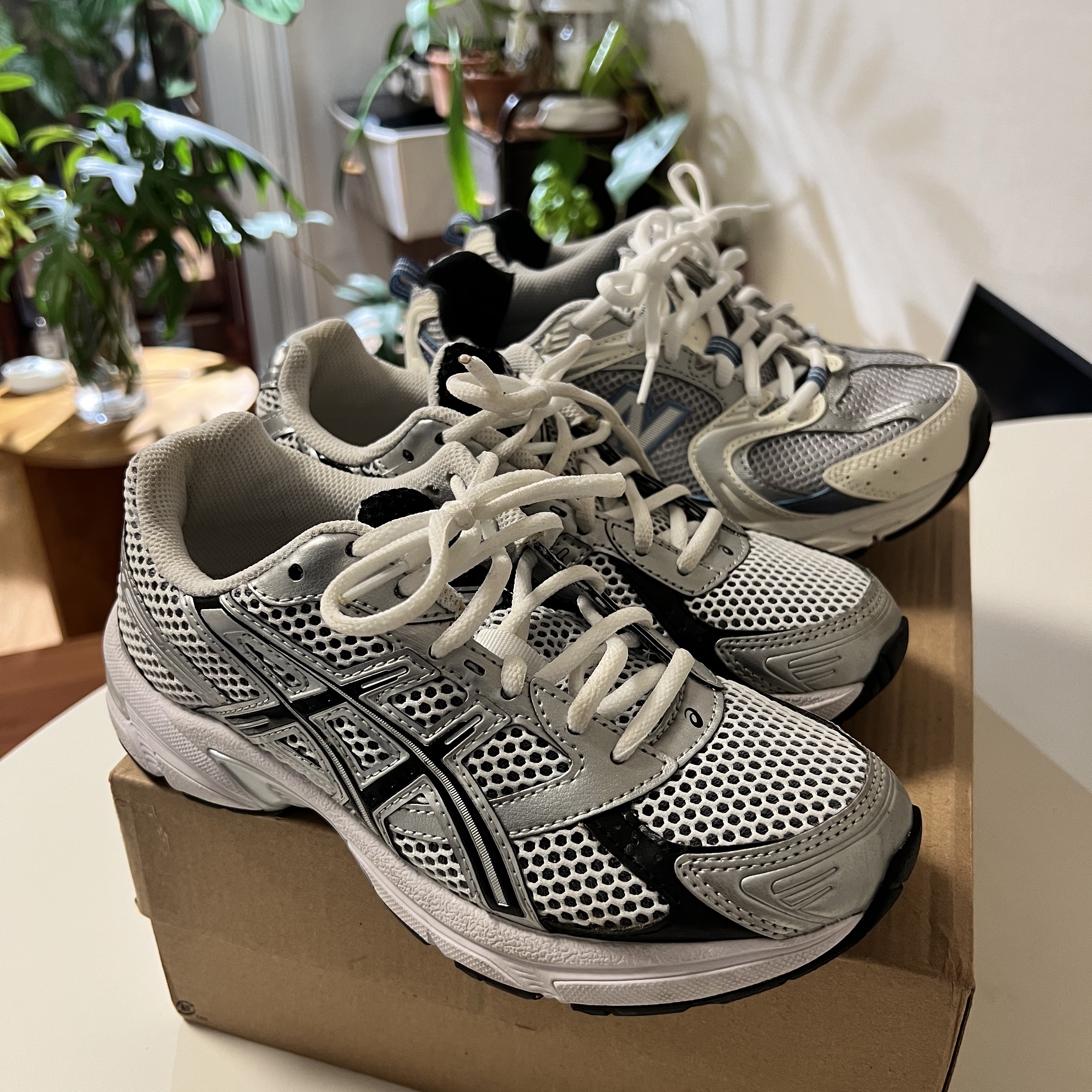 Asics Gel-1130 White Black 착용 스타일