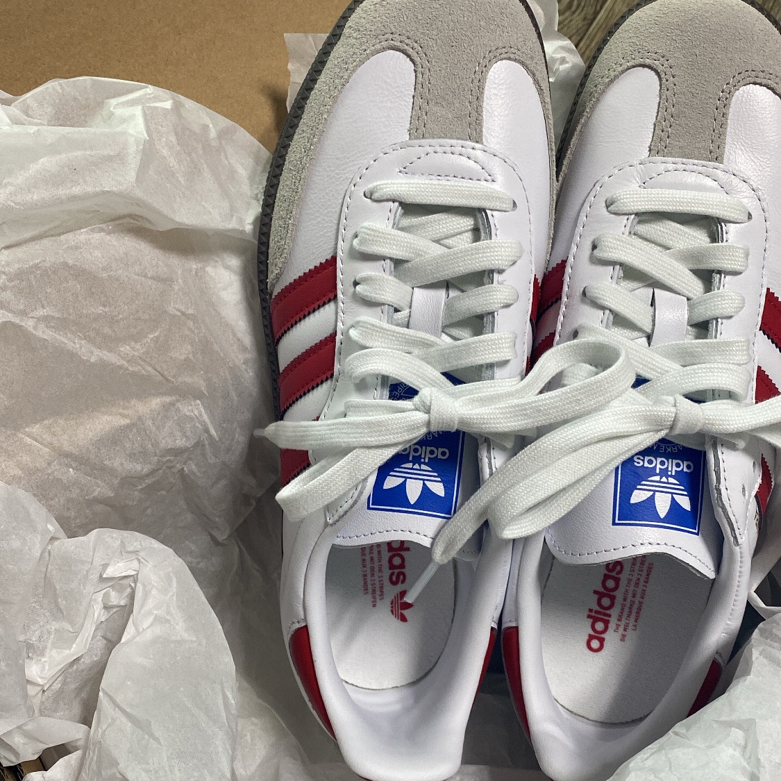Adidas Samba OG White Better Scarlet 착용 스타일 - 2