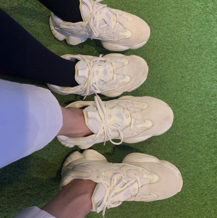 Adidas Yeezy 500 Bone White 착용 스타일