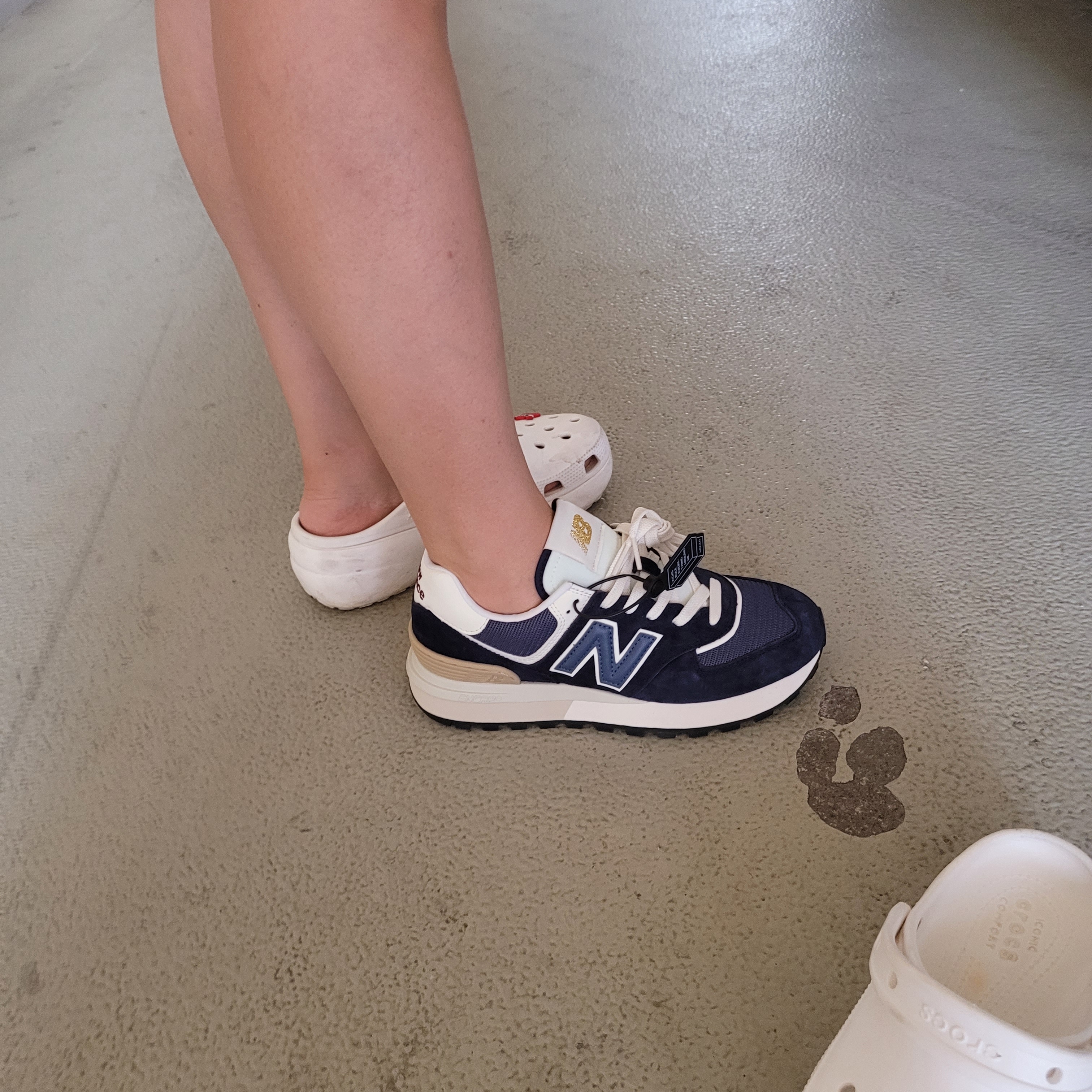 New Balance 574 Legacy Navy 착용 스타일 - 1