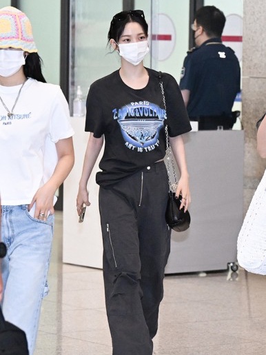 Maison Margiela Glam Slam Red Carpet Bag Black 착용 스타일