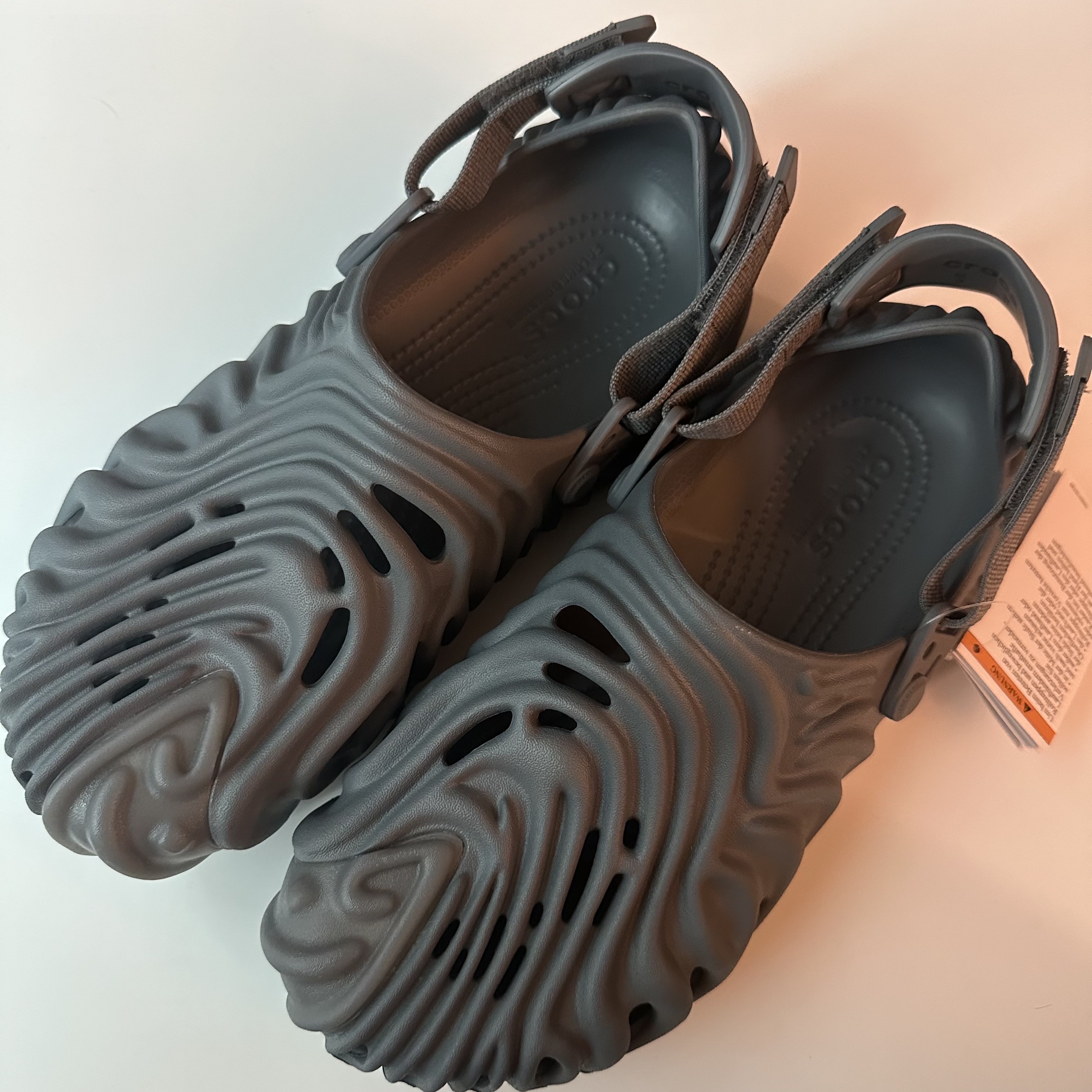 Crocs x Salehe Bembury Pollex Clog Niagara 착용 스타일 - 1