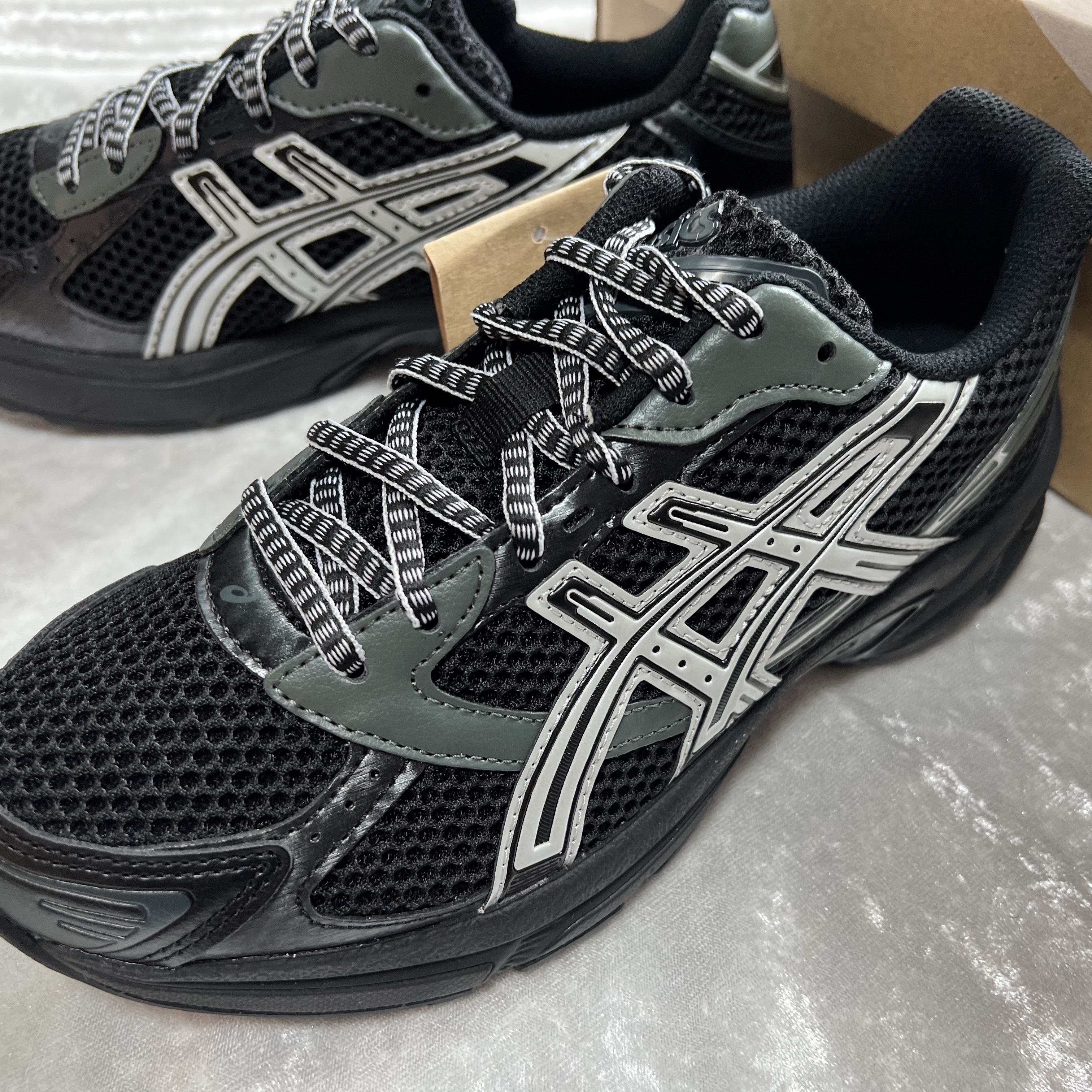 Asics Gel-1130 Black Glacier Grey - Folder Exclusive 착용 스타일