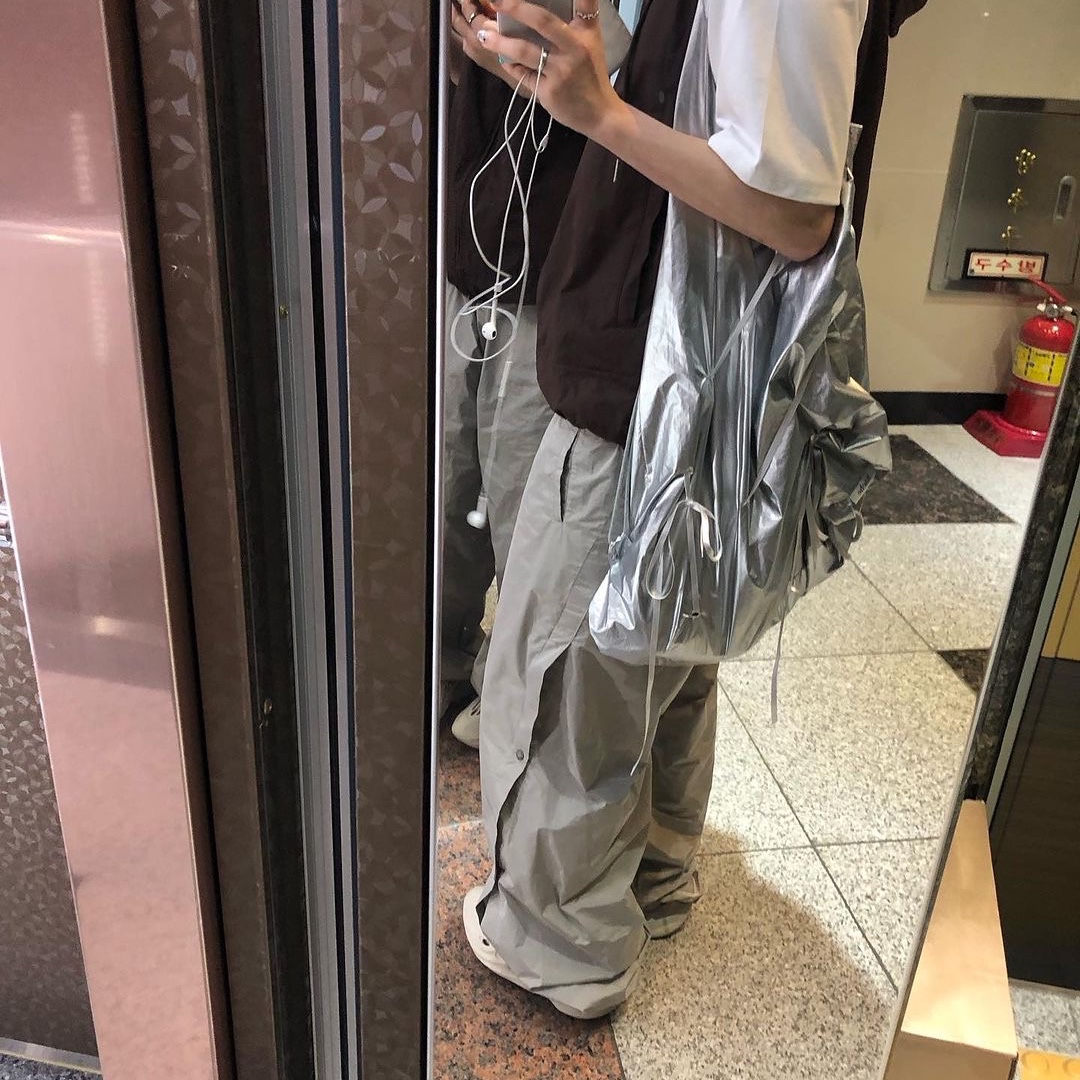 Art of Field Cool Slit Long Pants Beige Gray, Art of Field Cool Slit Long Pants Black 착용 스타일
